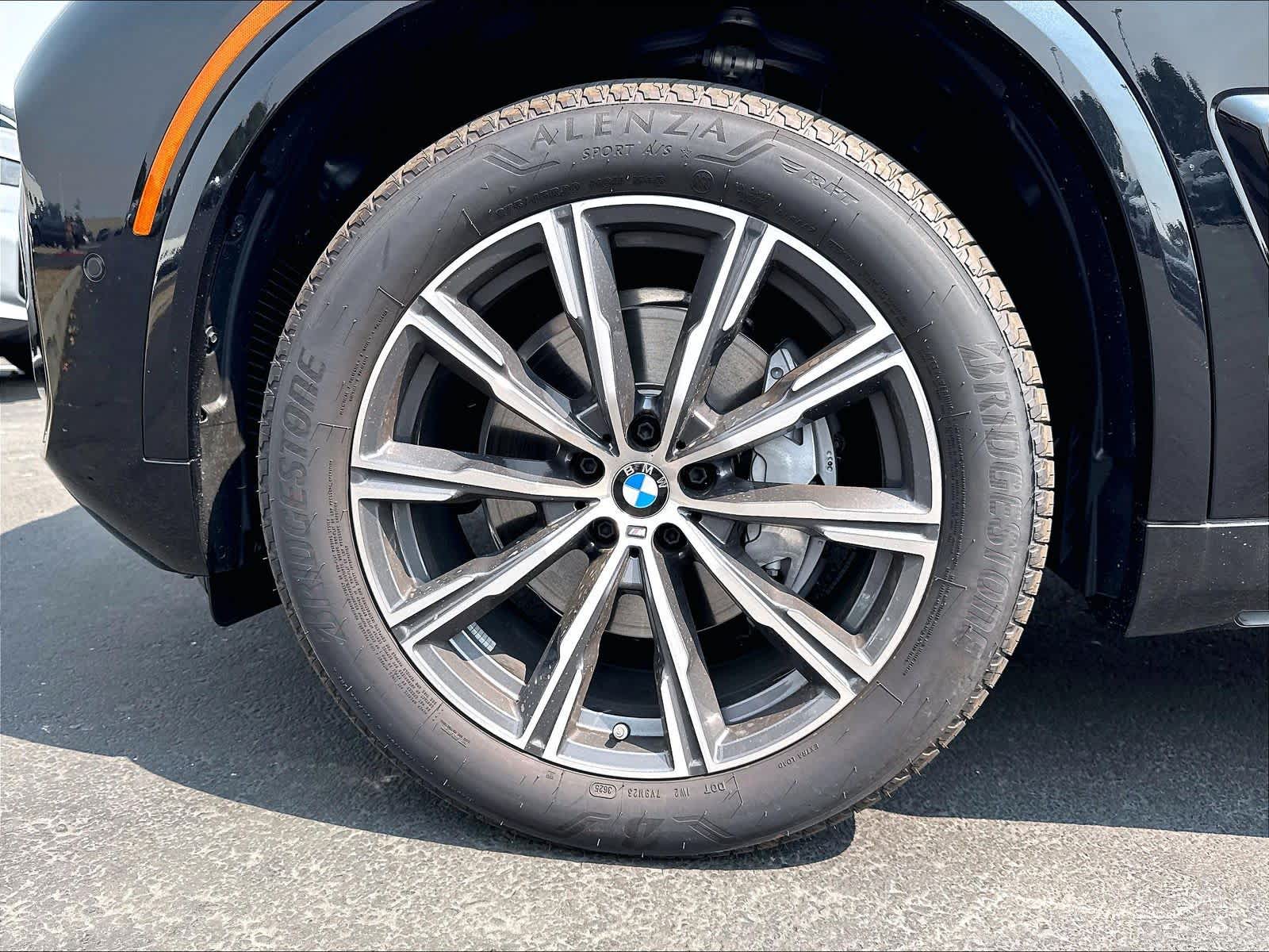 New 2026 BMW X5 xDrive40i SUV