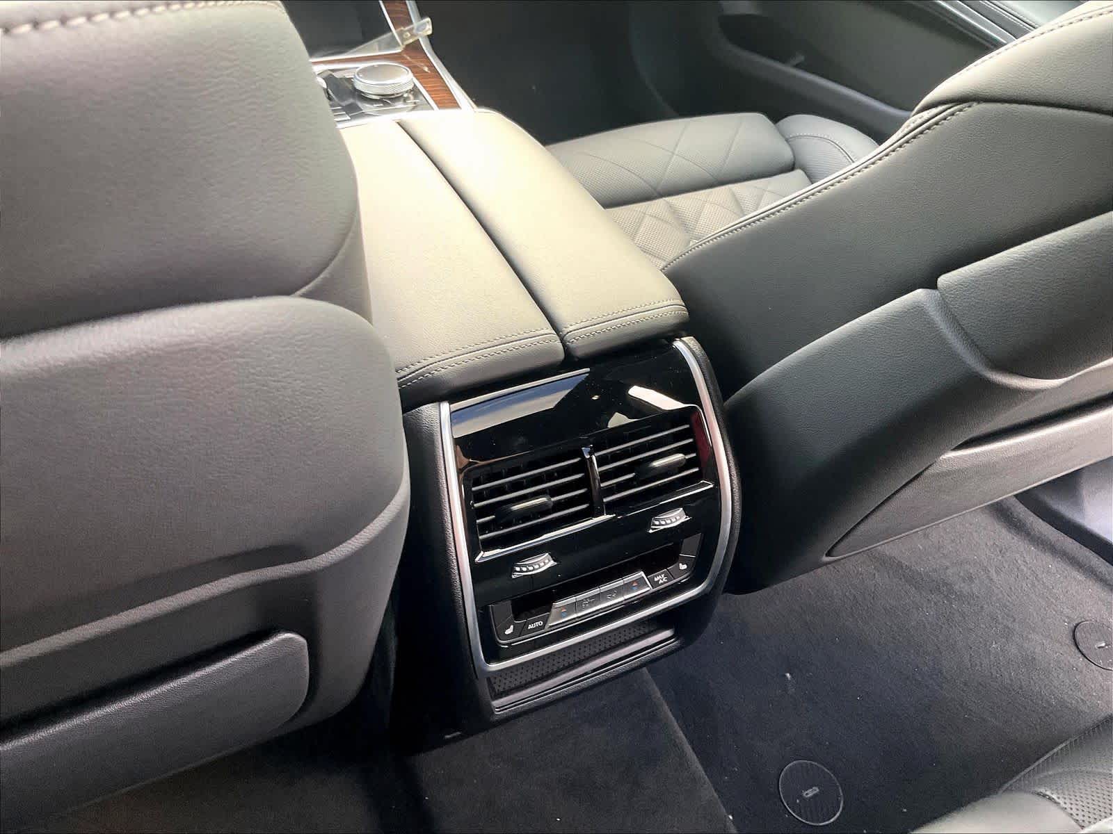 New 2026 BMW X5 xDrive40i SUV