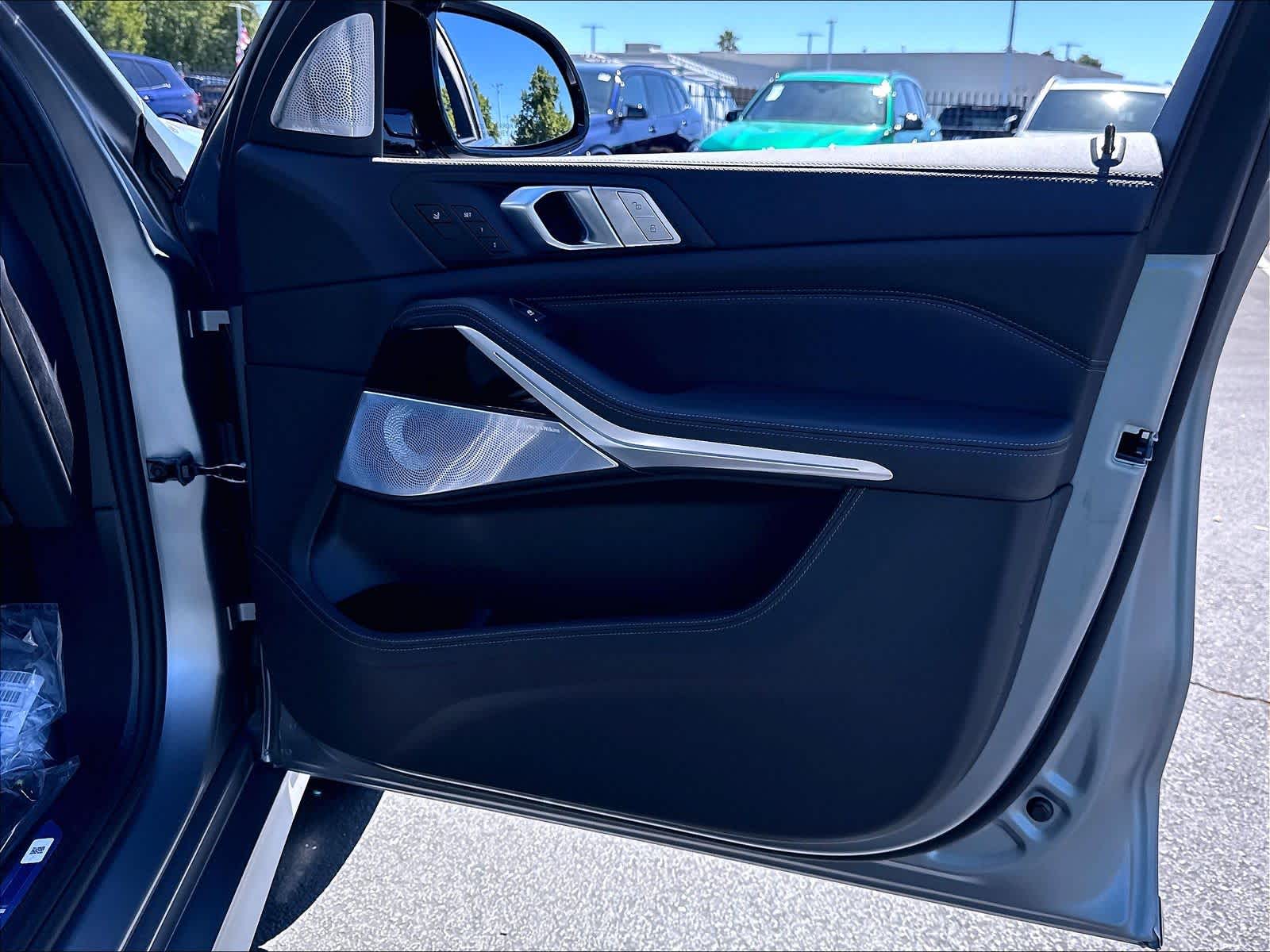 New 2027 BMW X7 M60i SUV