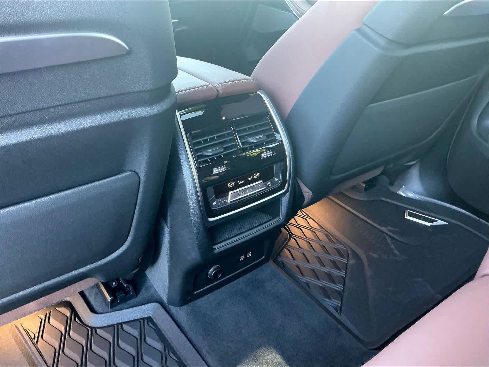New 2026 BMW X7 M60i SUV