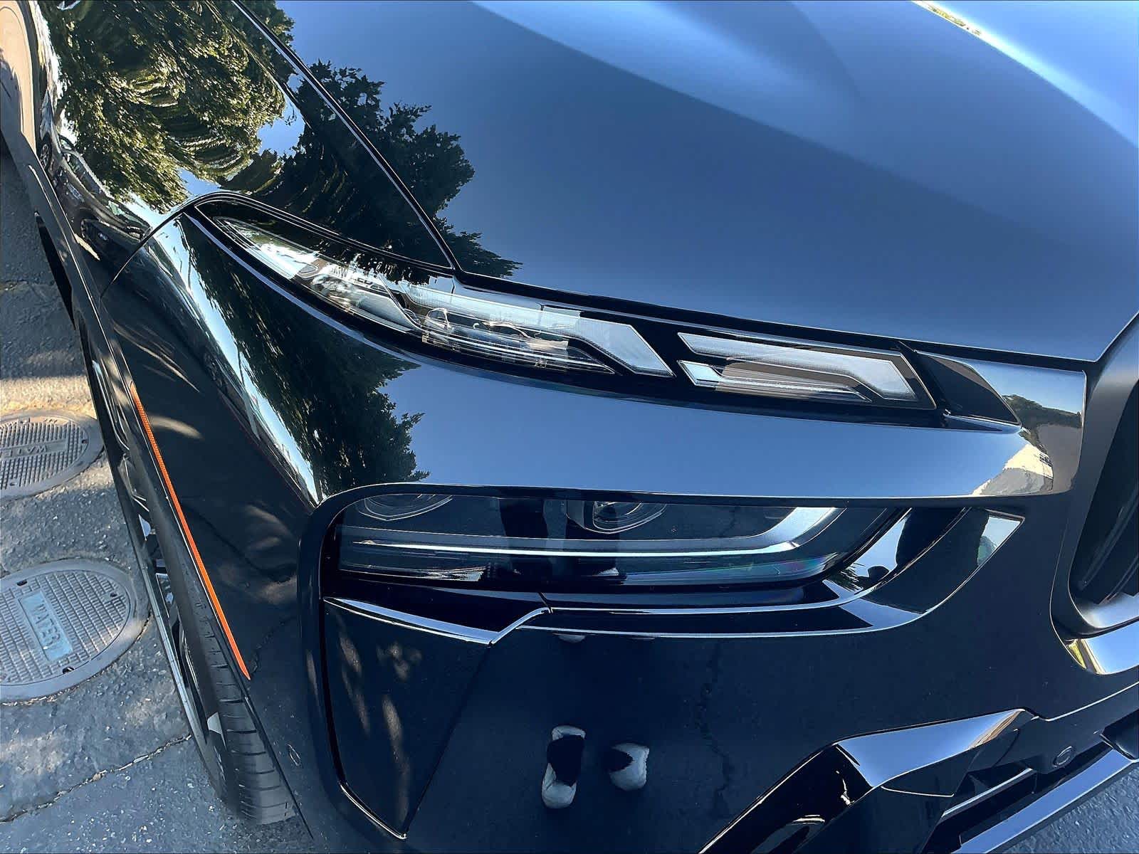 New 2026 BMW X7 M60i SUV