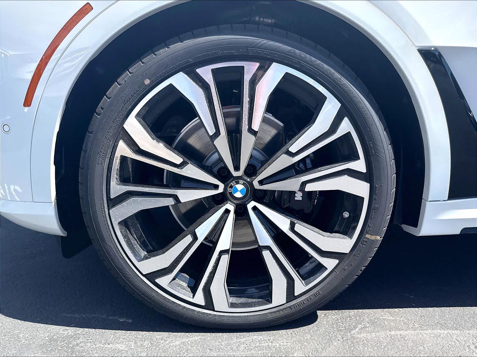 New 2027 BMW X7 M60i SUV