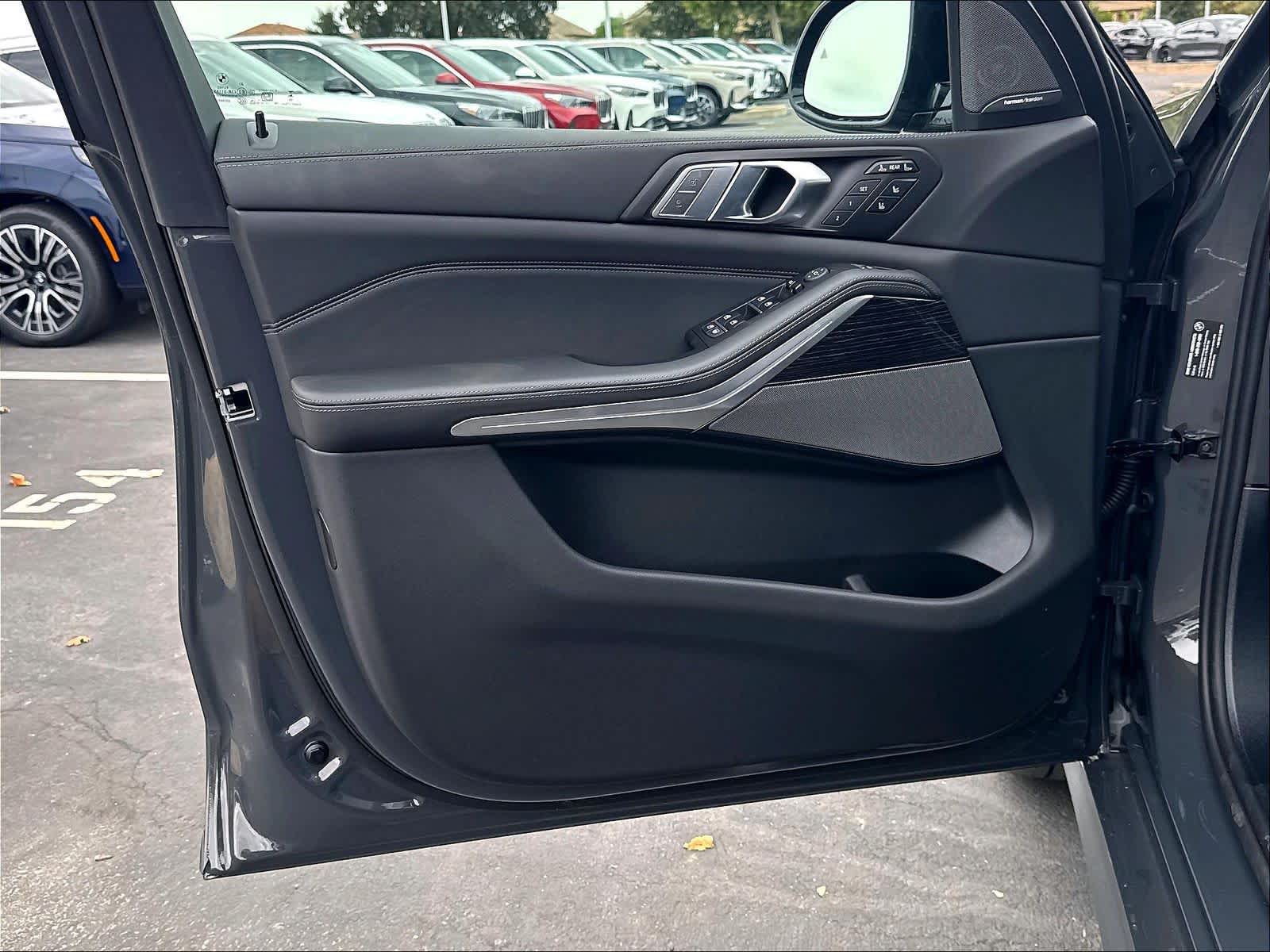 New 2027 BMW X7 M60i SUV