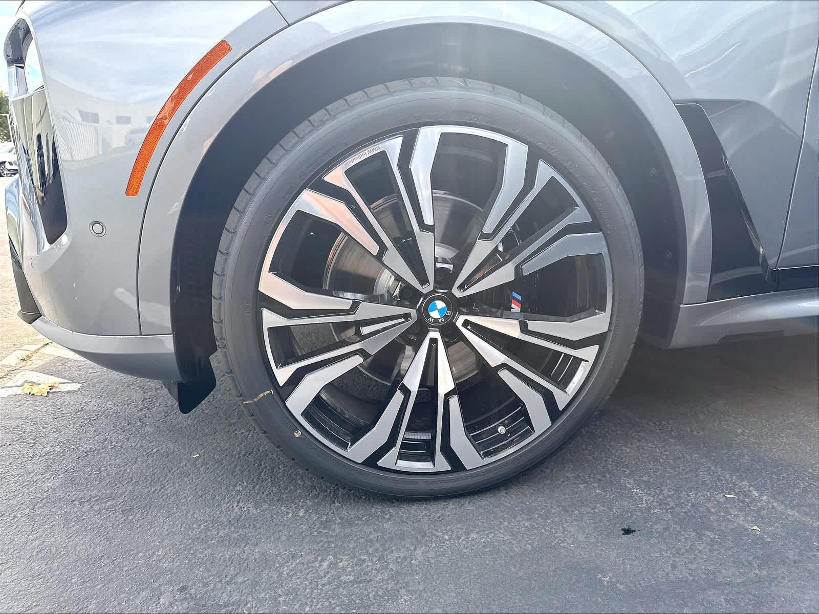 New 2027 BMW X7 M60i SUV
