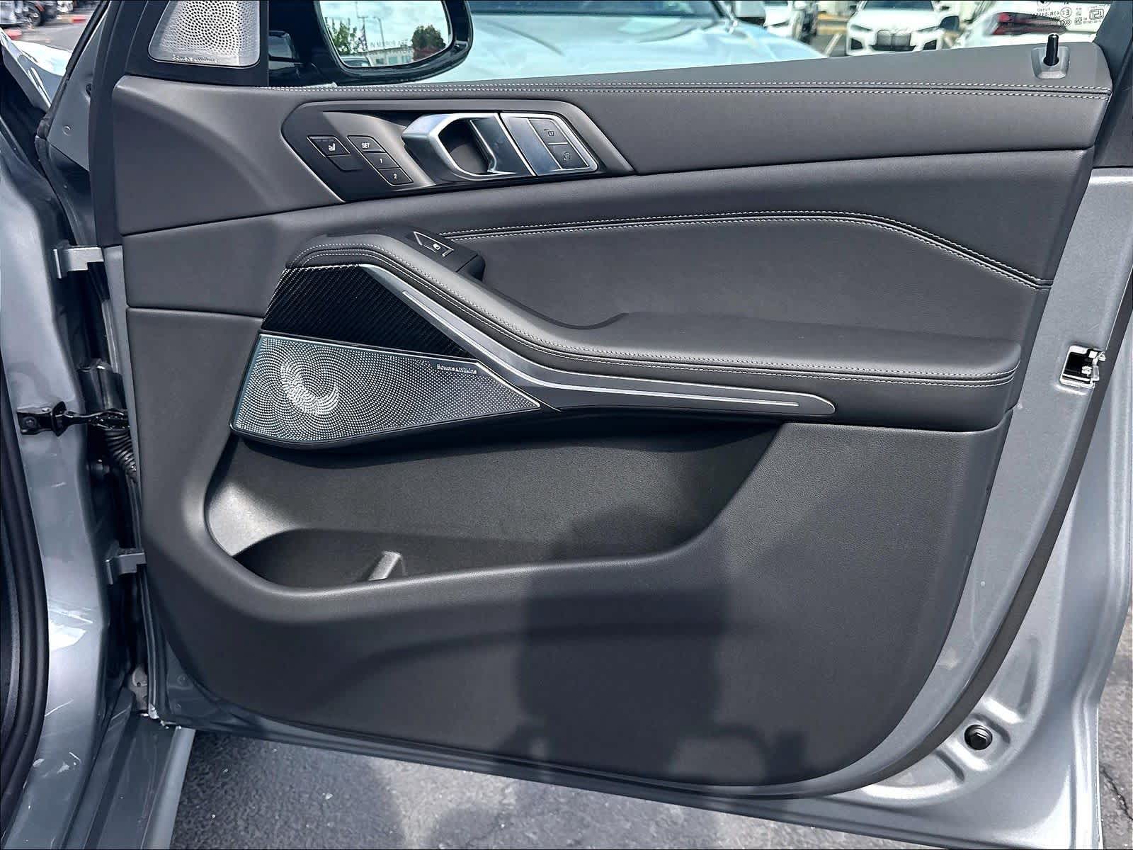 New 2027 BMW X7 M60i SUV