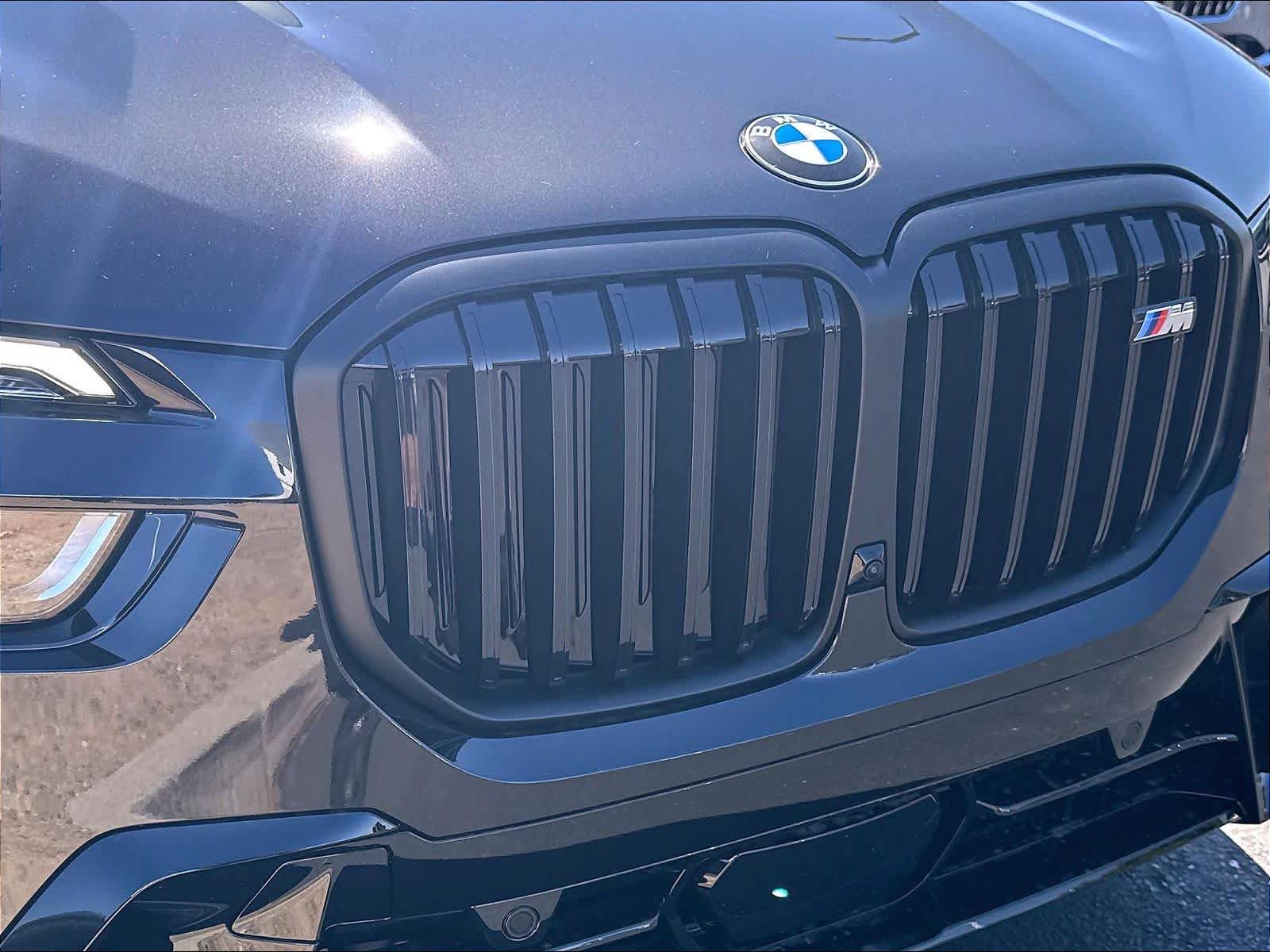 New 2027 BMW X7 M60i SUV