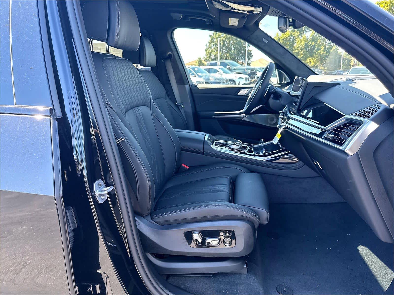 New 2027 BMW X7 M60i SUV