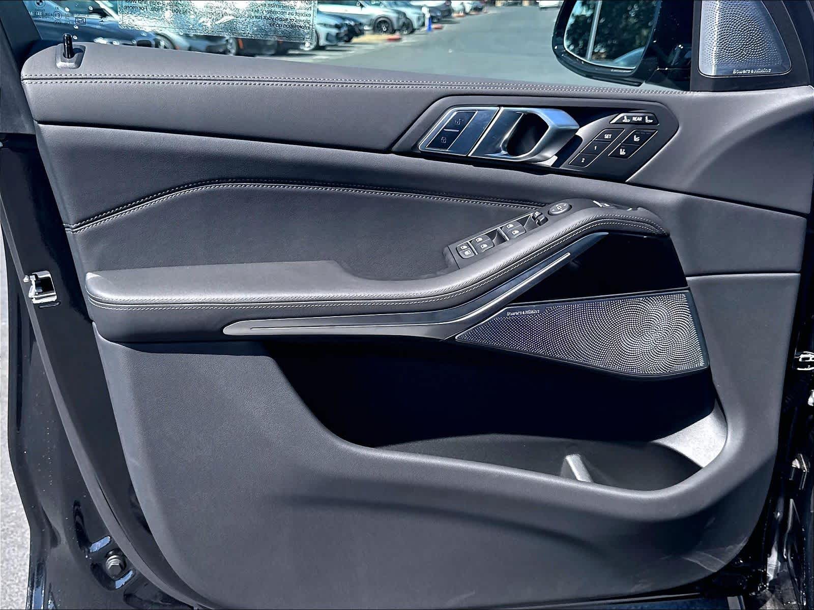 New 2027 BMW X7 M60i SUV