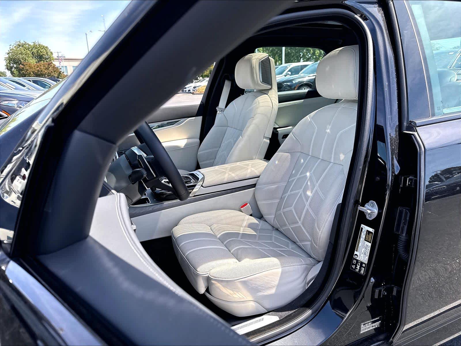Used 2025 BMW 760i xDrive Sedan