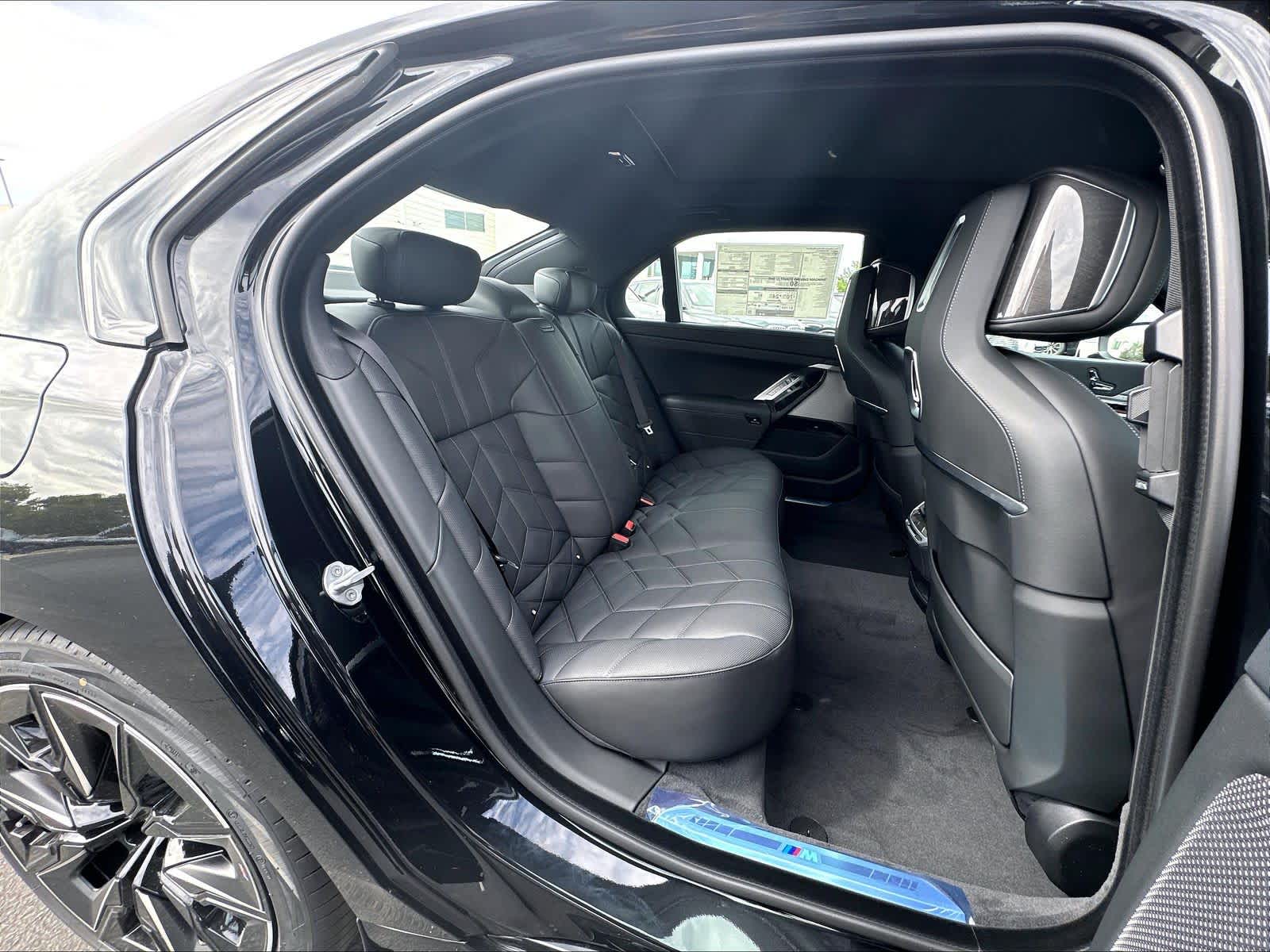 New 2026 BMW 750e xDrive Sedan