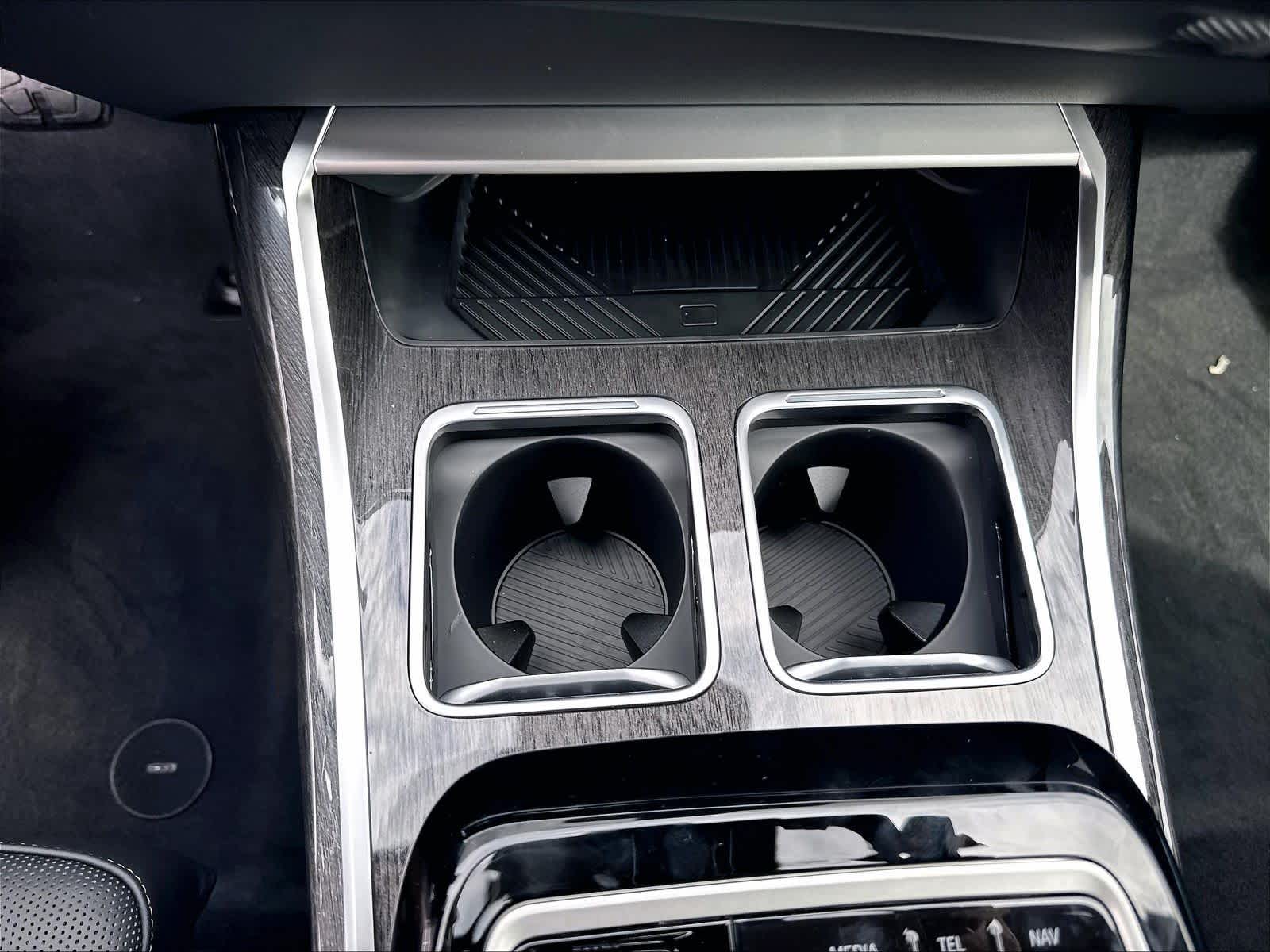New 2026 BMW 750e xDrive Sedan