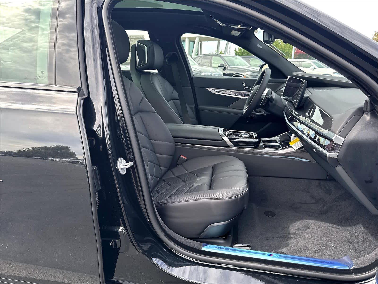 New 2026 BMW 750e xDrive Sedan