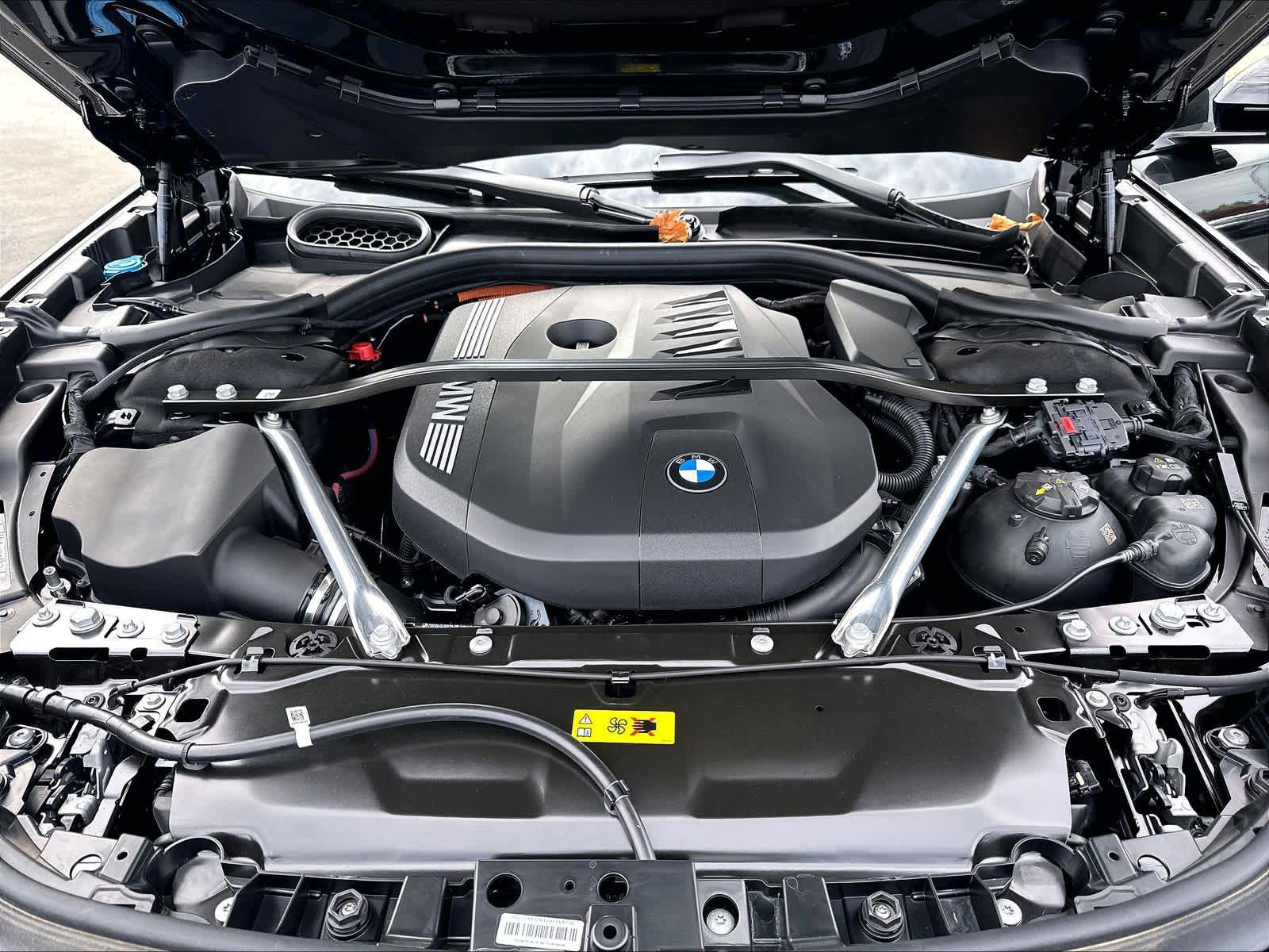 New 2026 BMW 750e xDrive Sedan