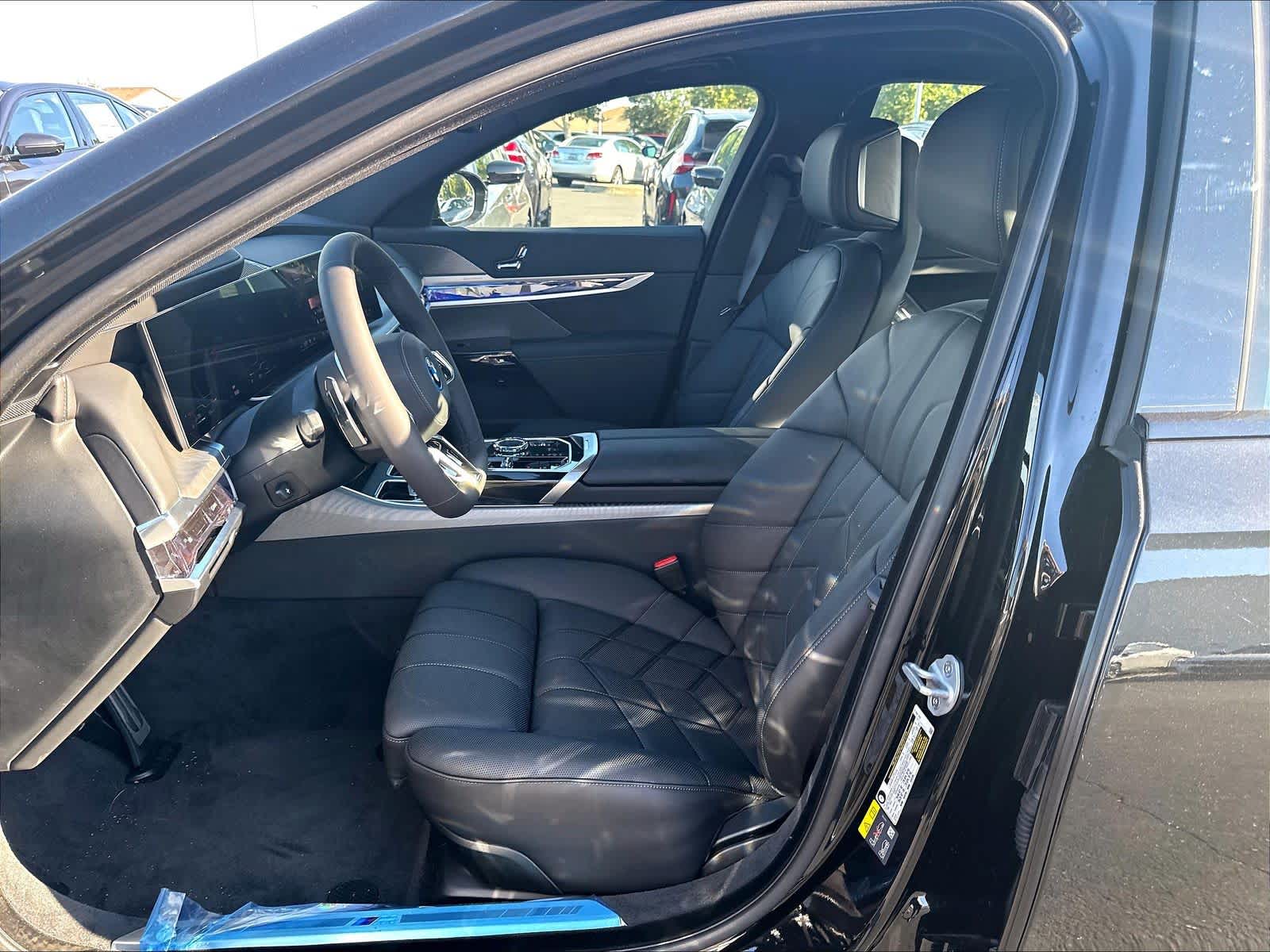 New 2026 BMW 750e xDrive Sedan