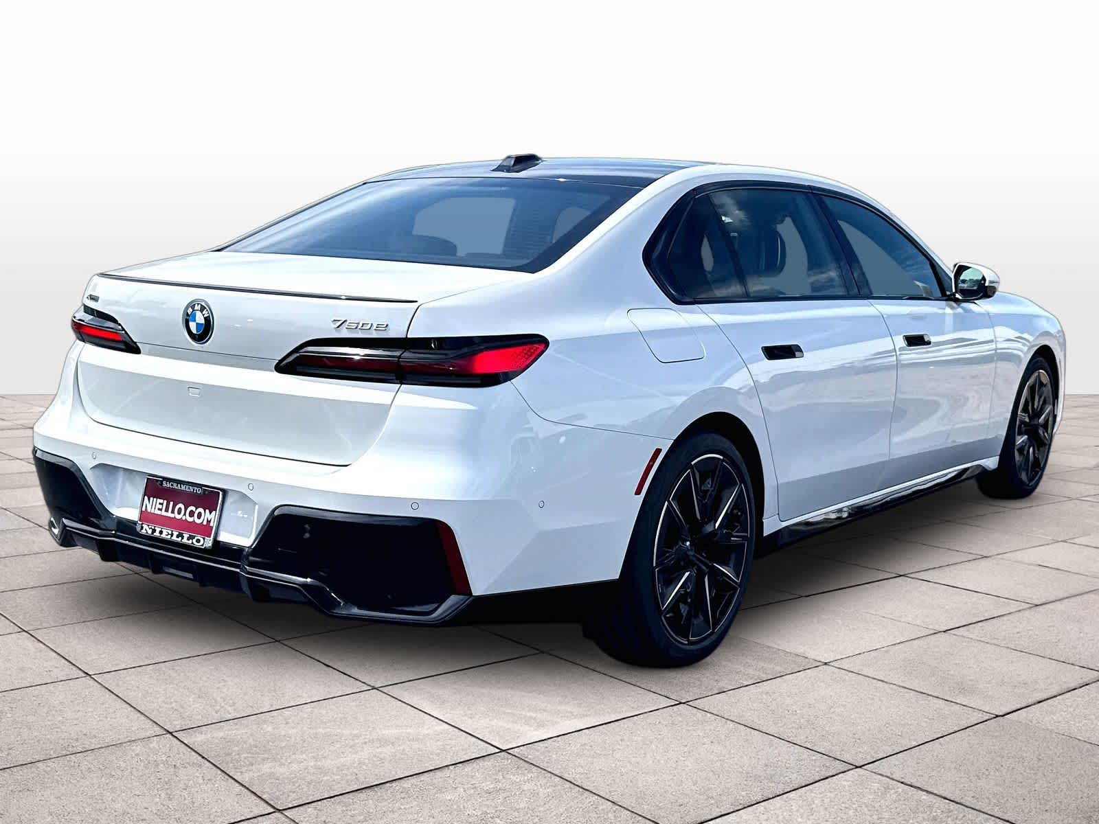 New 2026 BMW 750e xDrive Sedan