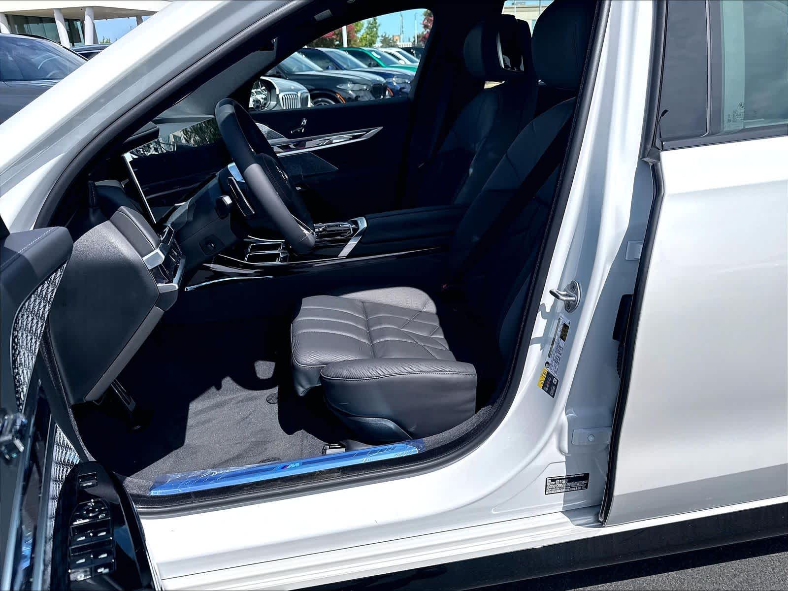 New 2026 BMW 750e xDrive Sedan