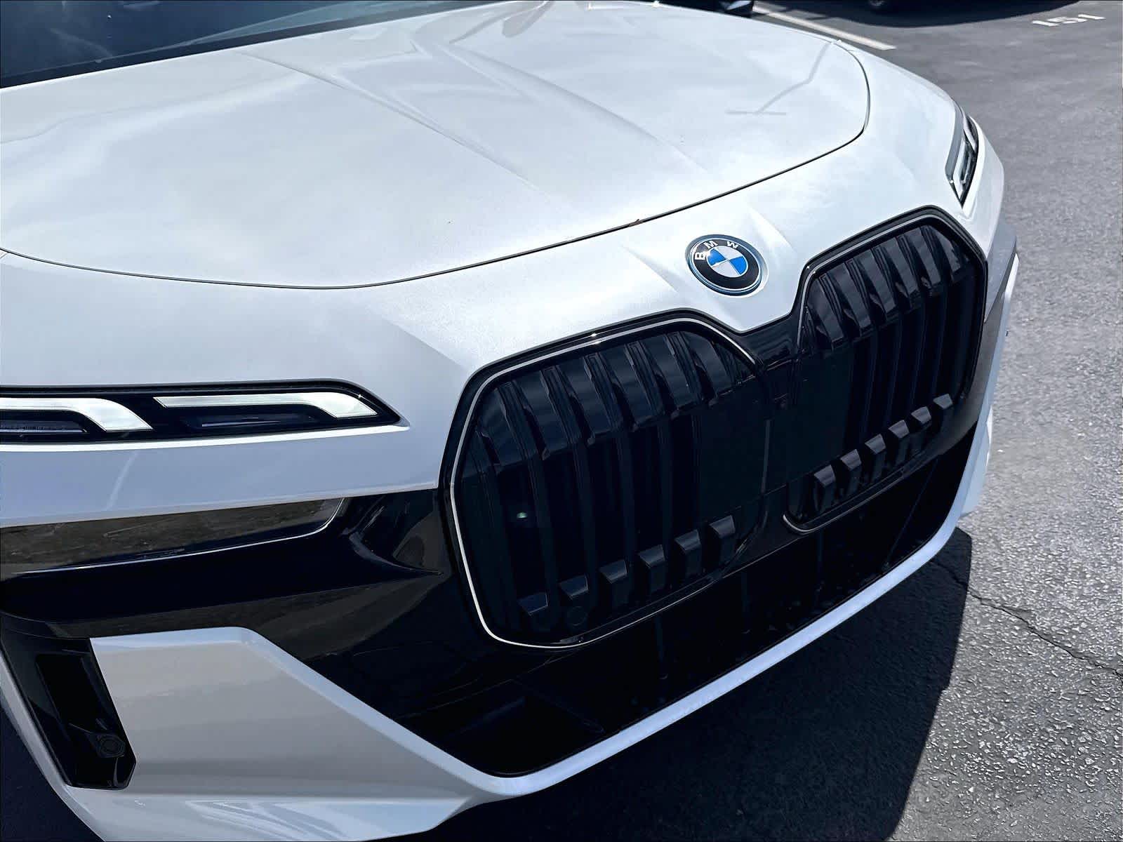 New 2026 BMW 750e xDrive Sedan