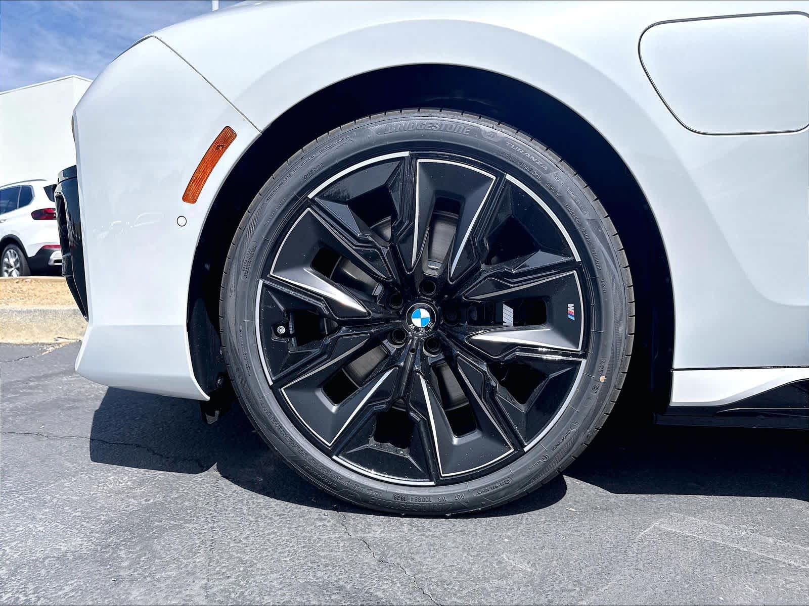 New 2026 BMW 750e xDrive Sedan