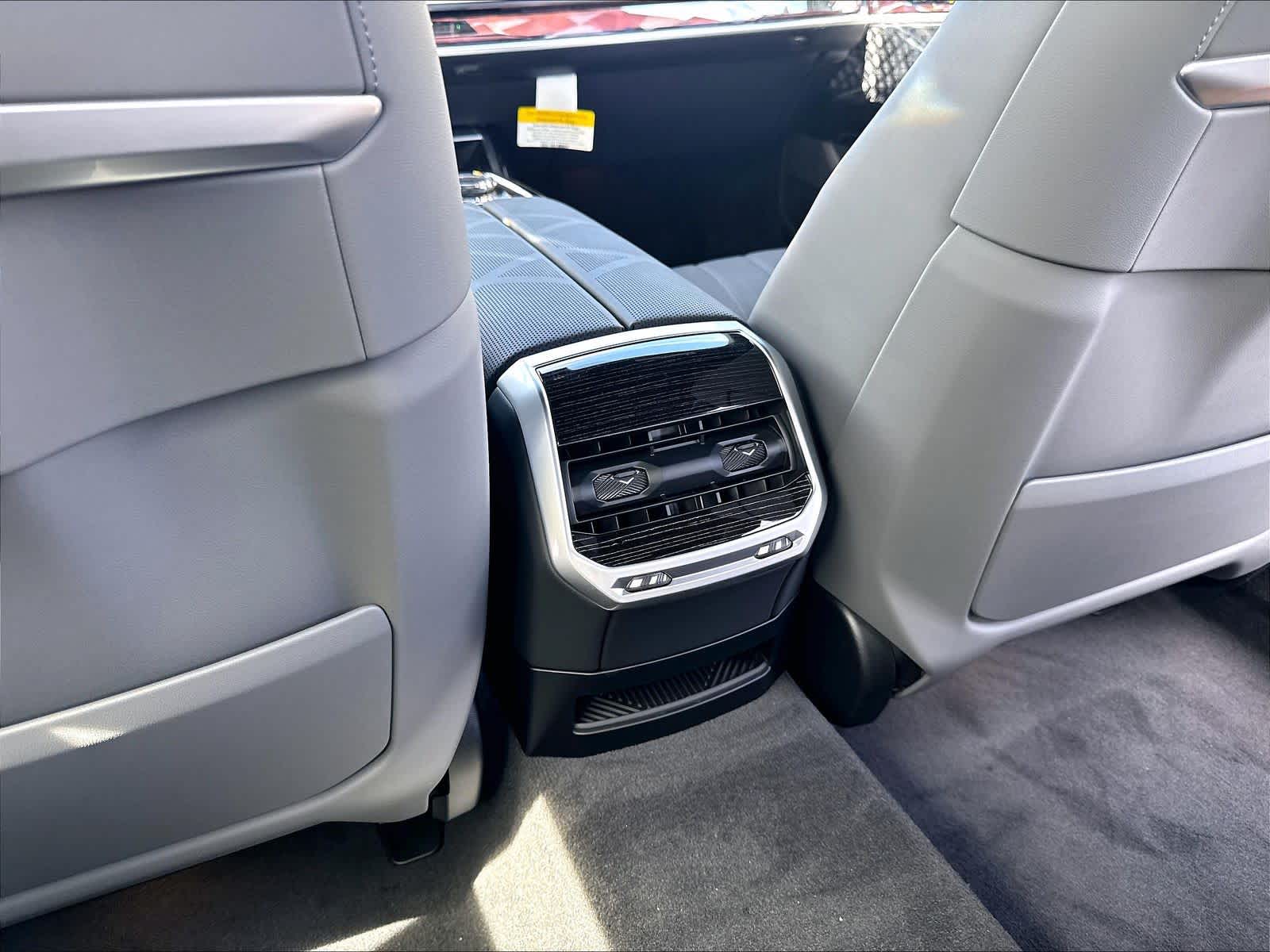 New 2026 BMW 750e xDrive Sedan