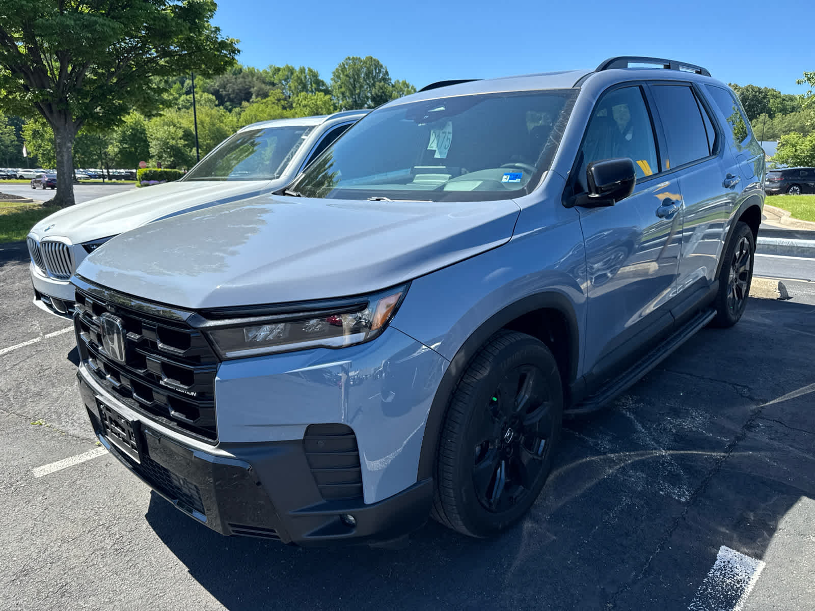 View vehicle photo 4