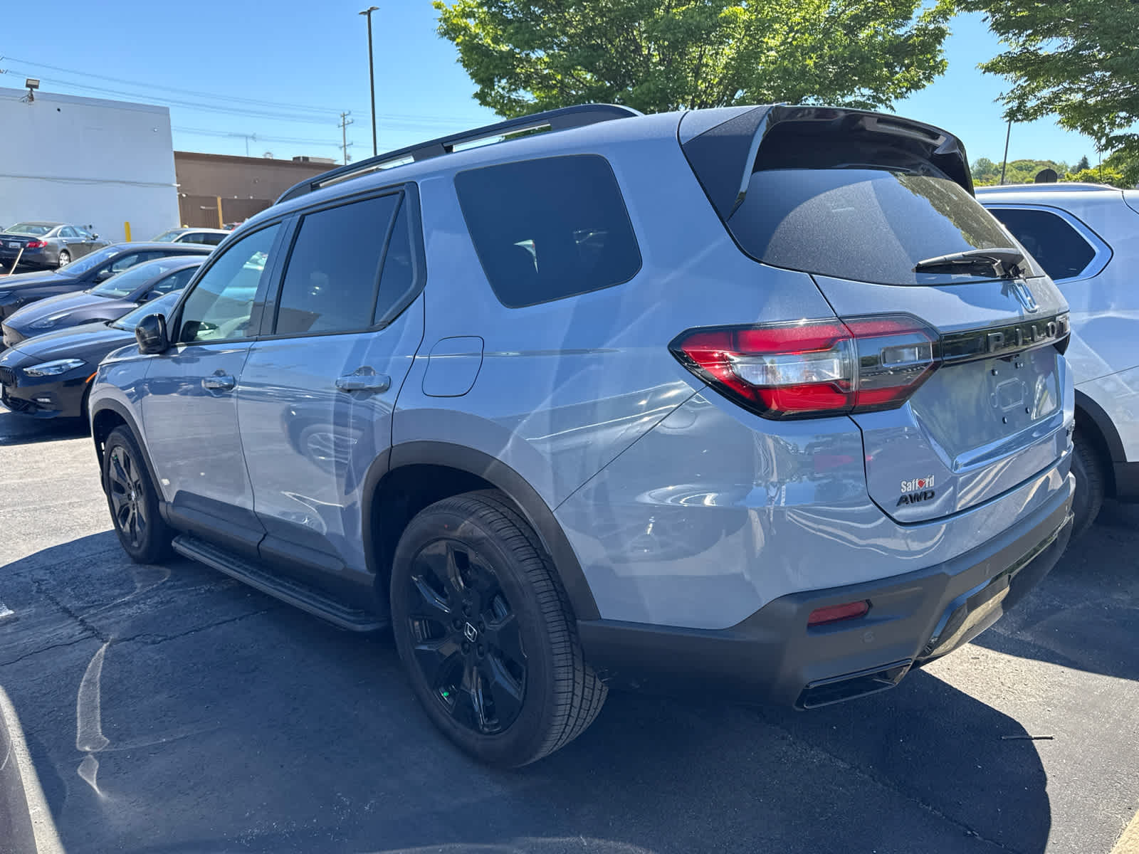 View vehicle photo 5