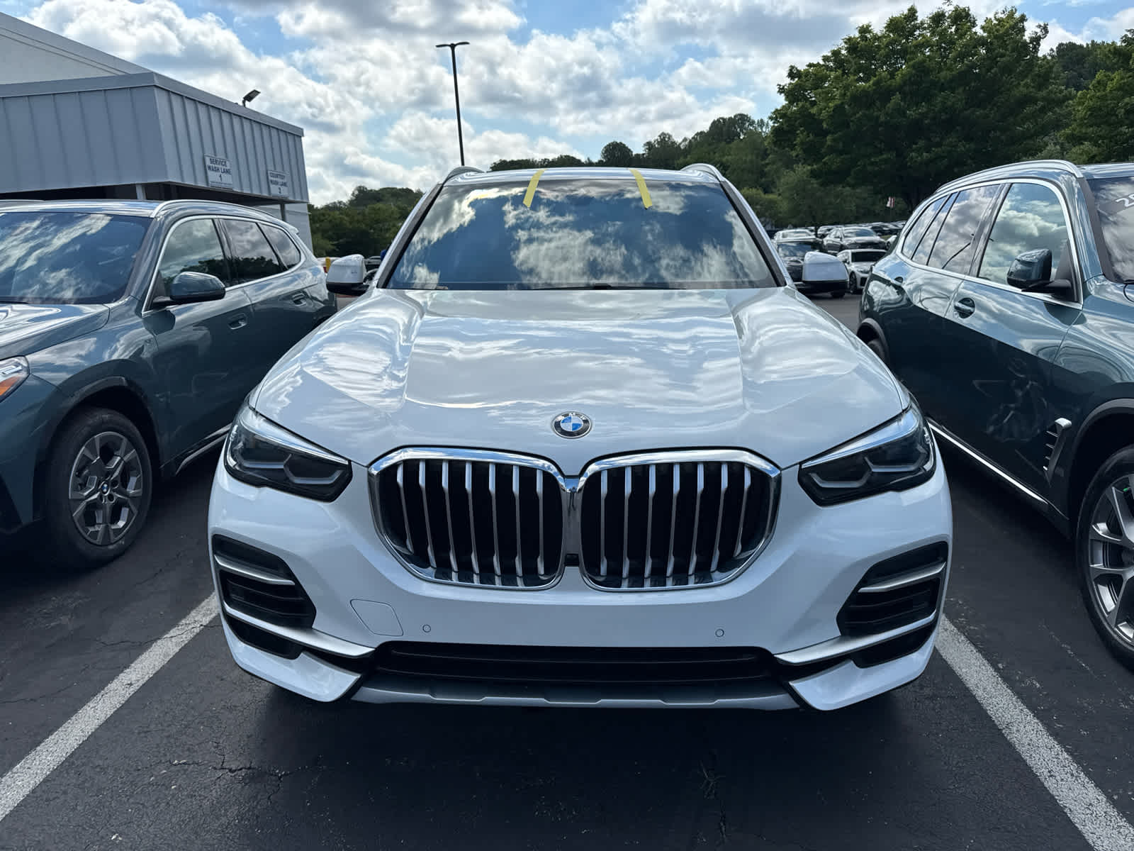 View vehicle photo 3