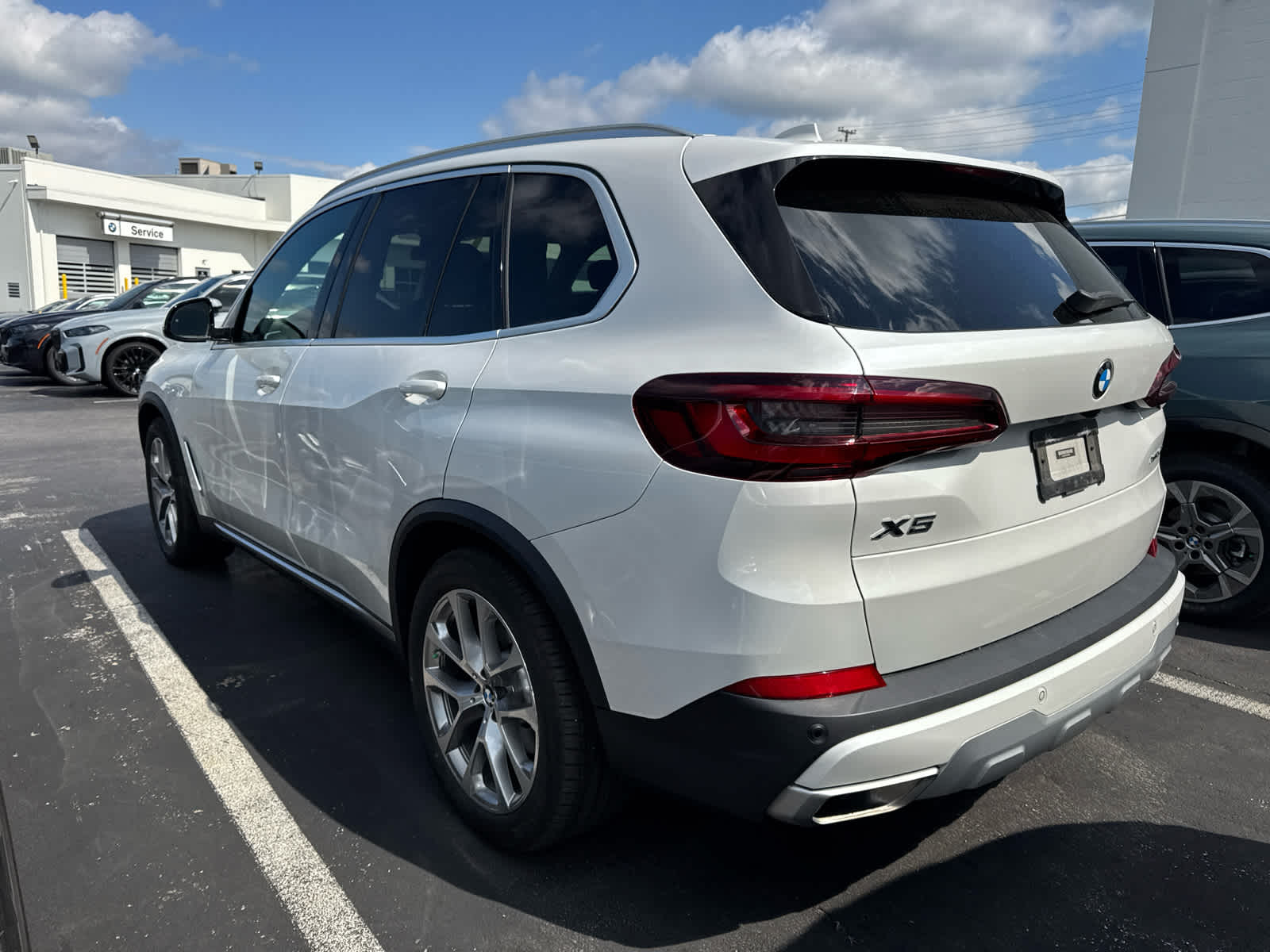 View vehicle photo 5