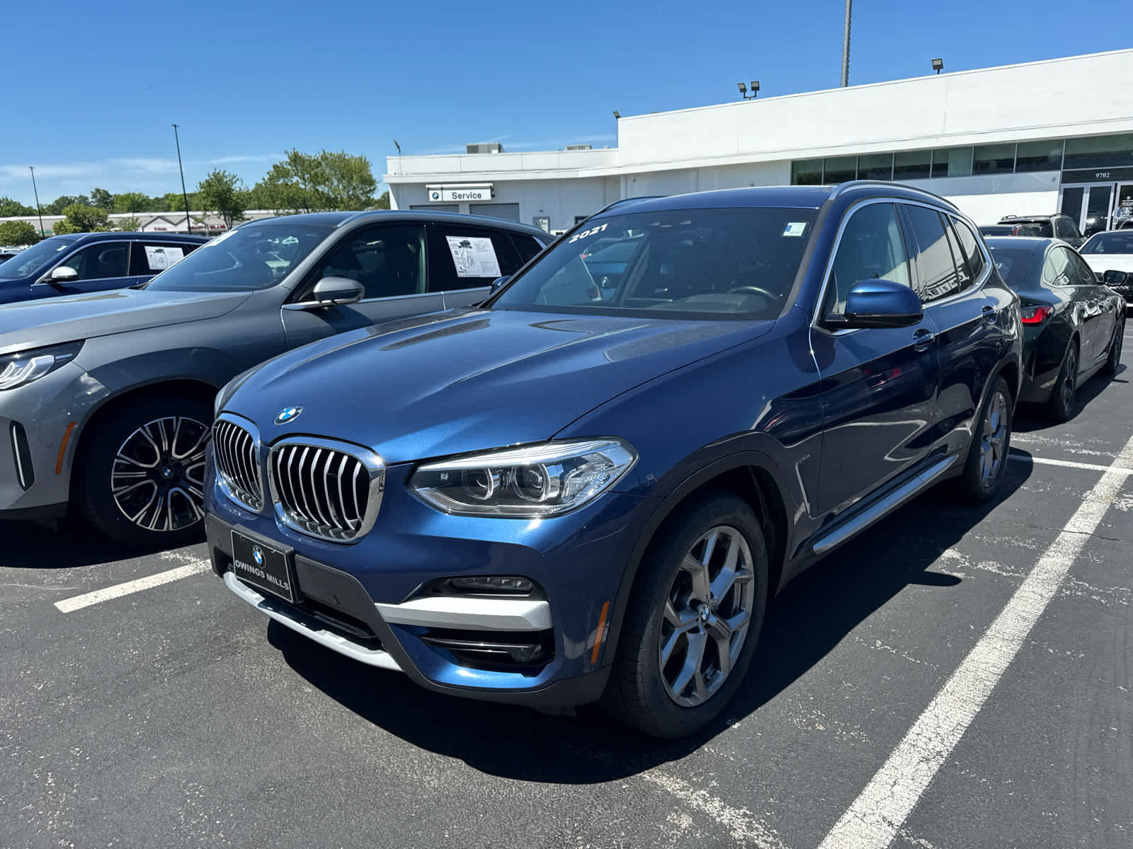View vehicle photo 4