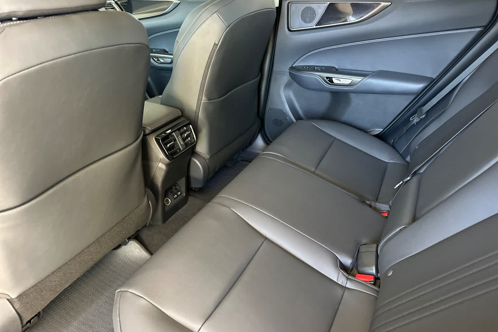 2026 Lexus NX 350 photo 4