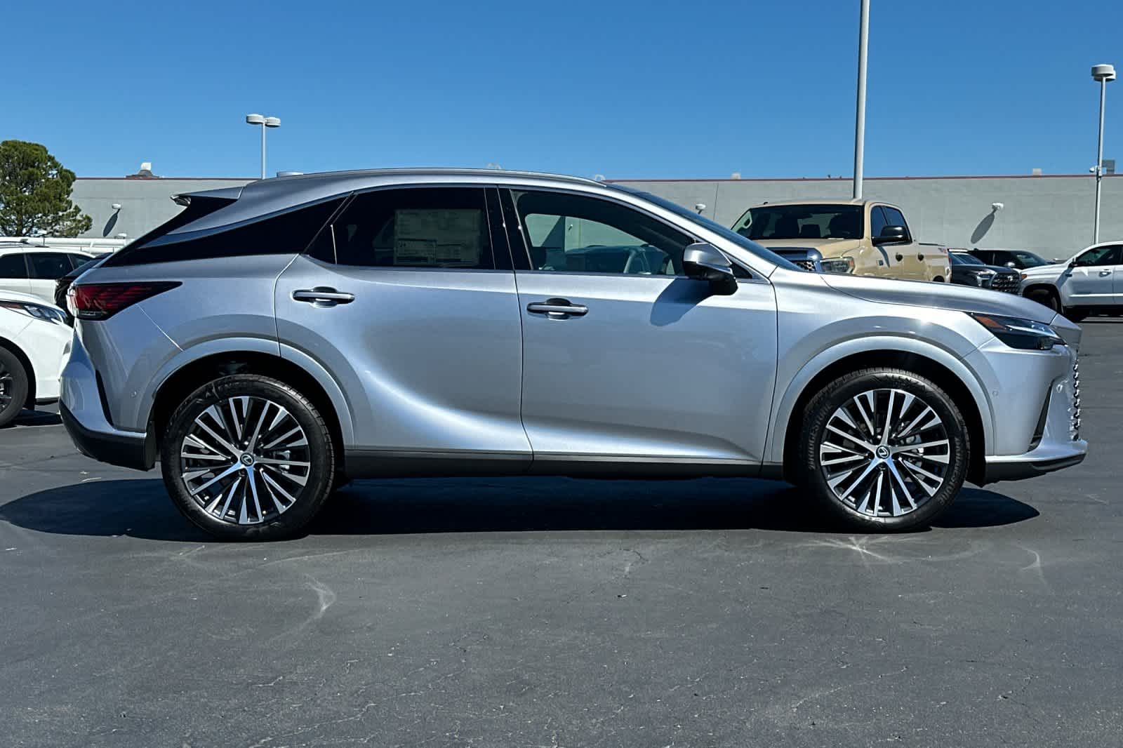 View vehicle photo 6