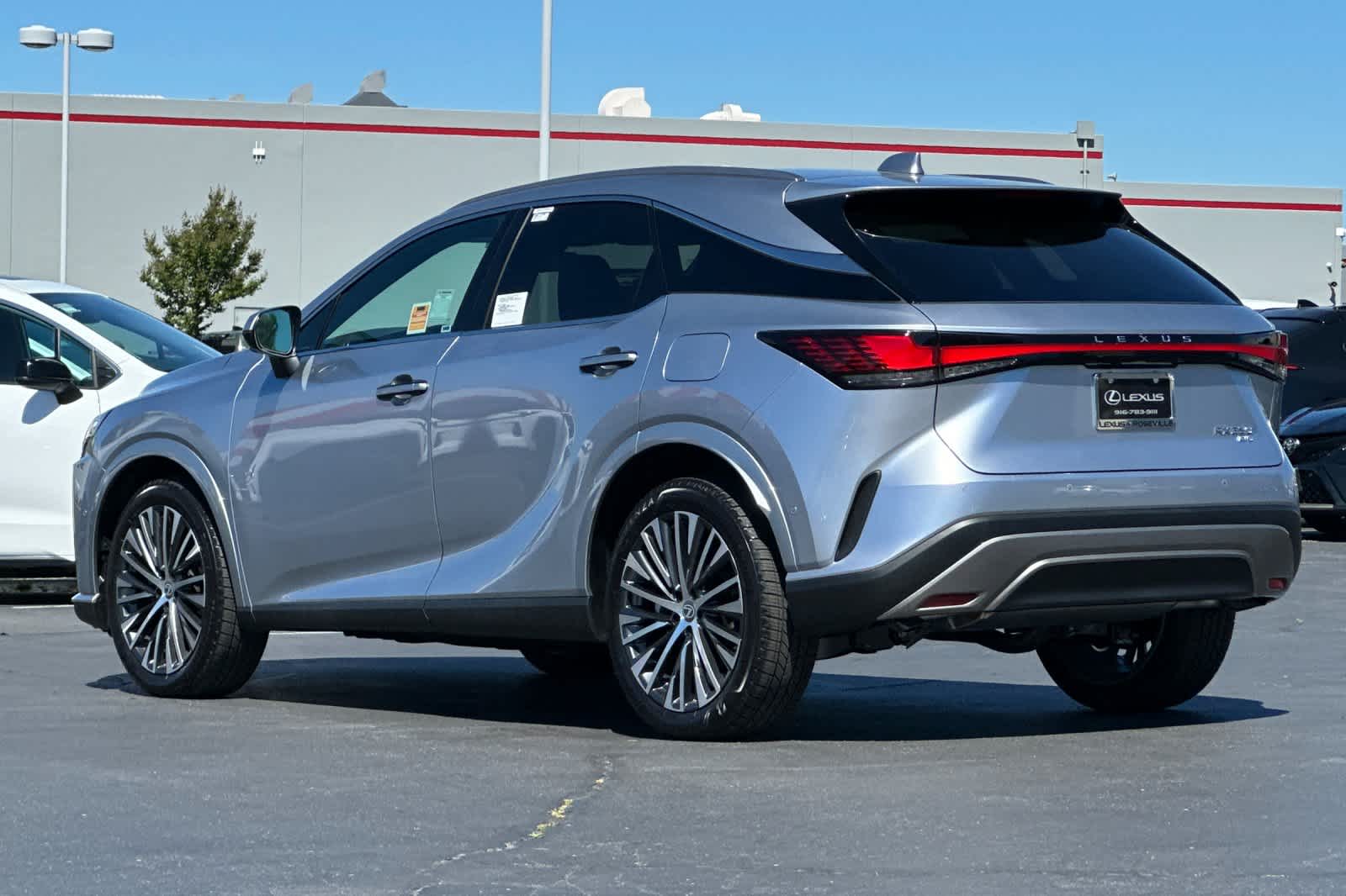 View vehicle photo 7