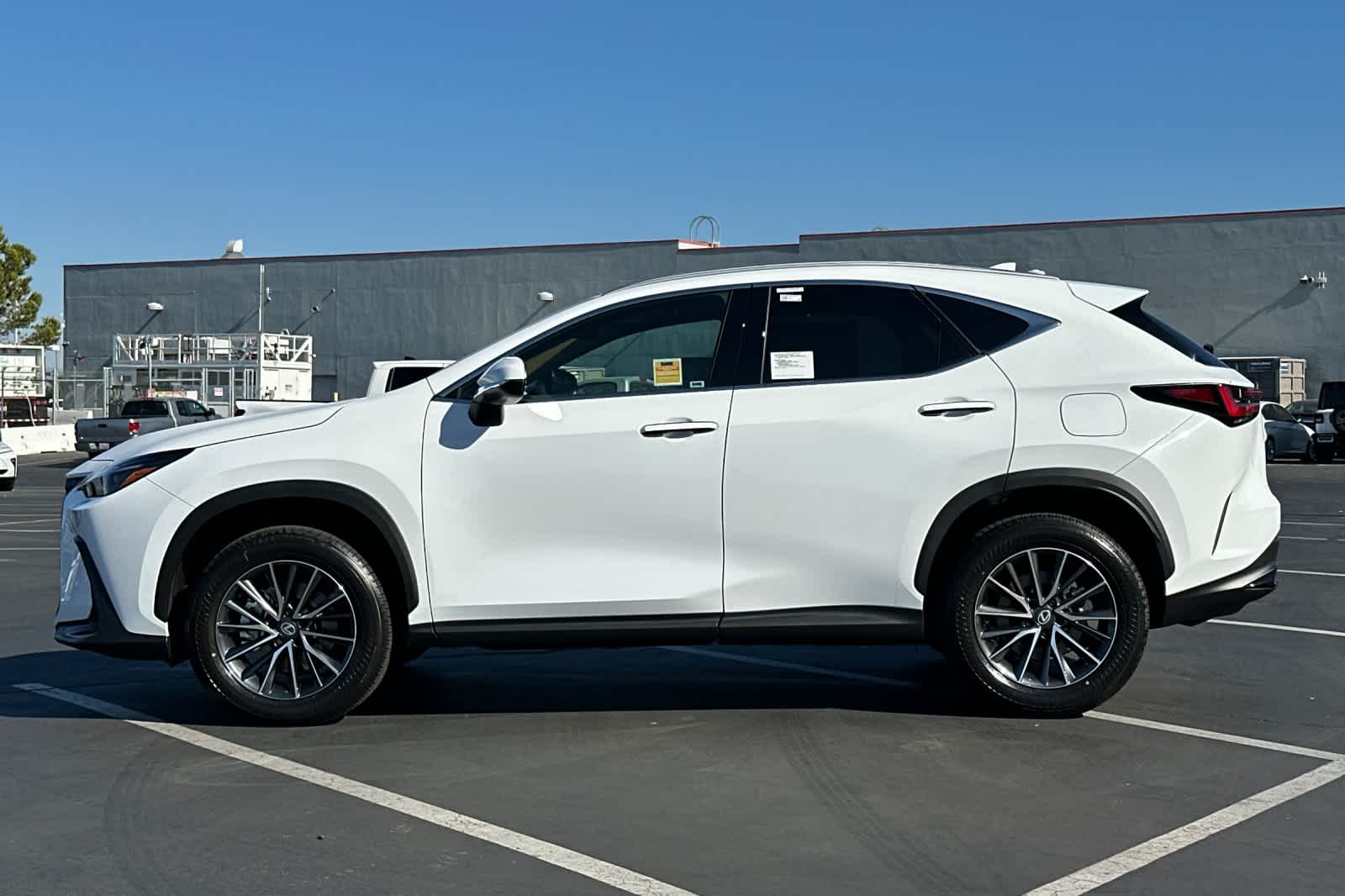 2026 Lexus NX 350 Premium AWD photo 4