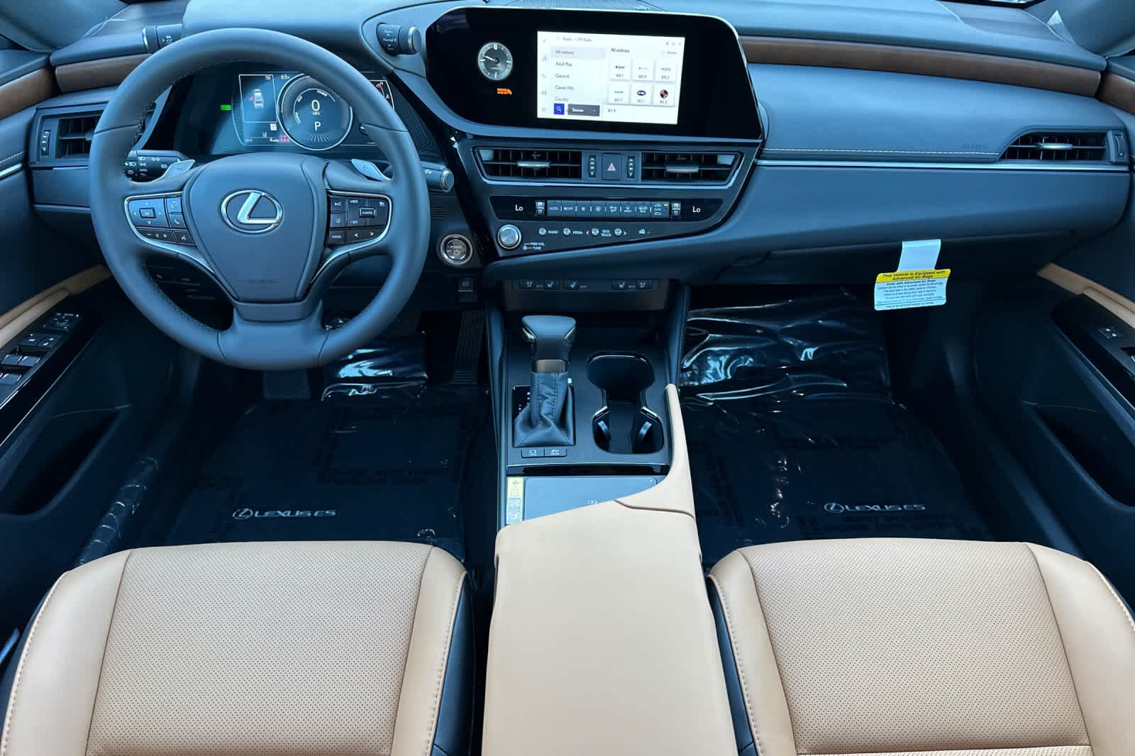 2025 Lexus ES 300h photo 3