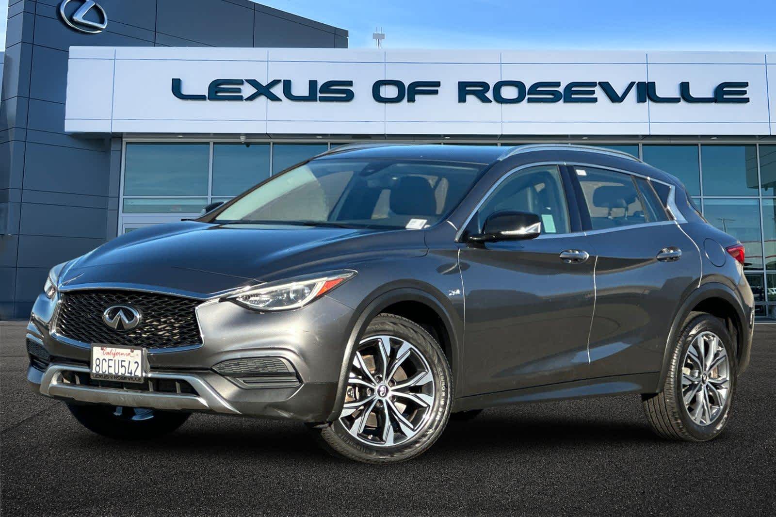 2018 INFINITI QX30 Luxury AWD