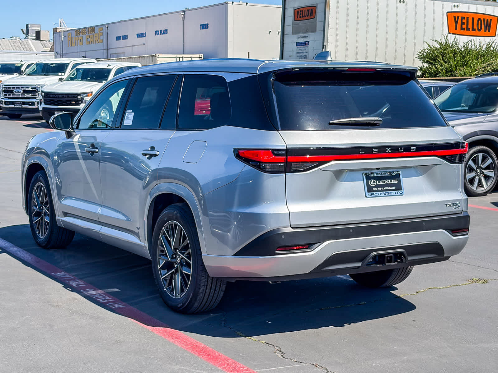 View vehicle photo 4