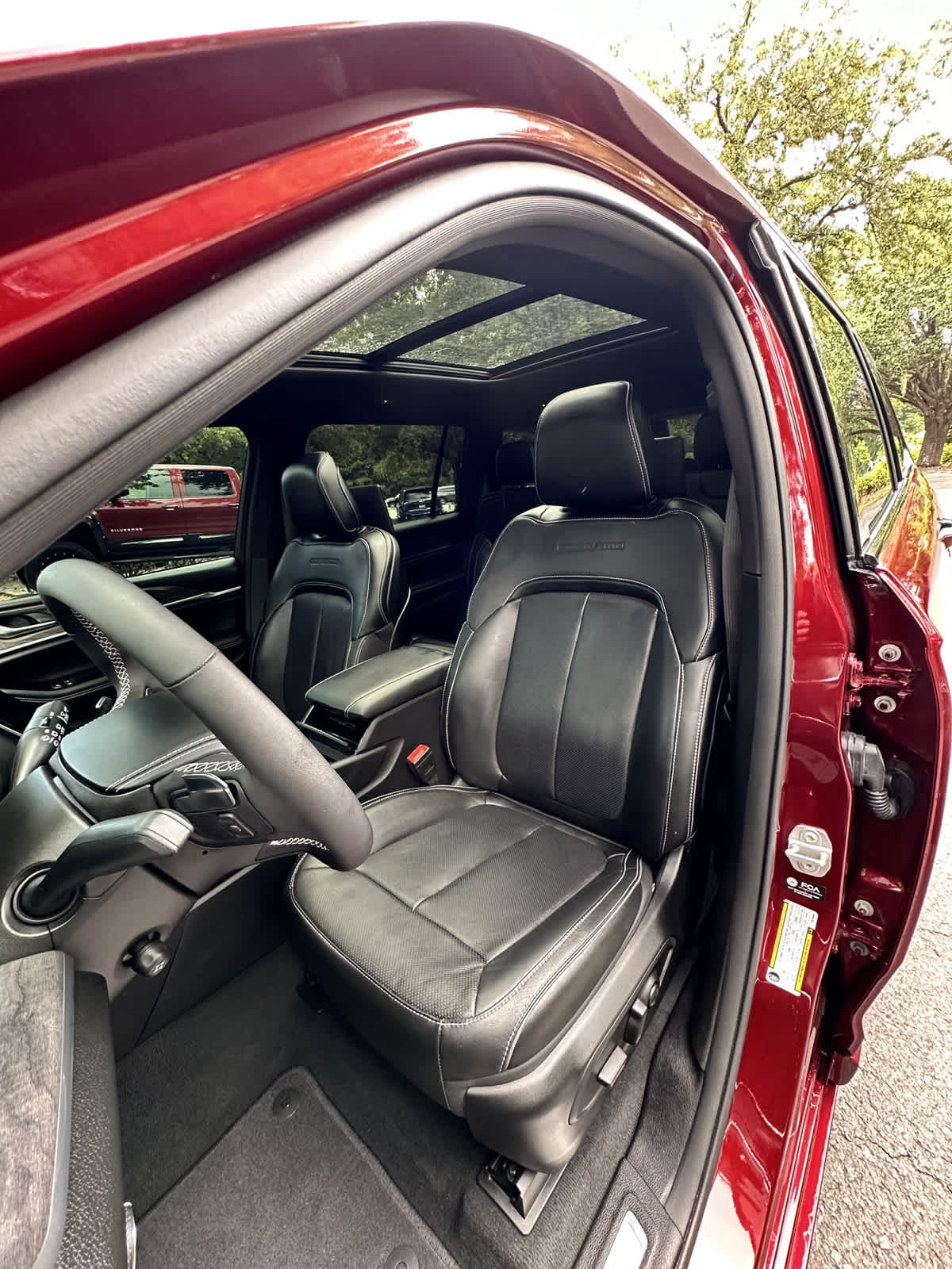 2023 Jeep Grand Cherokee L Overland - 8