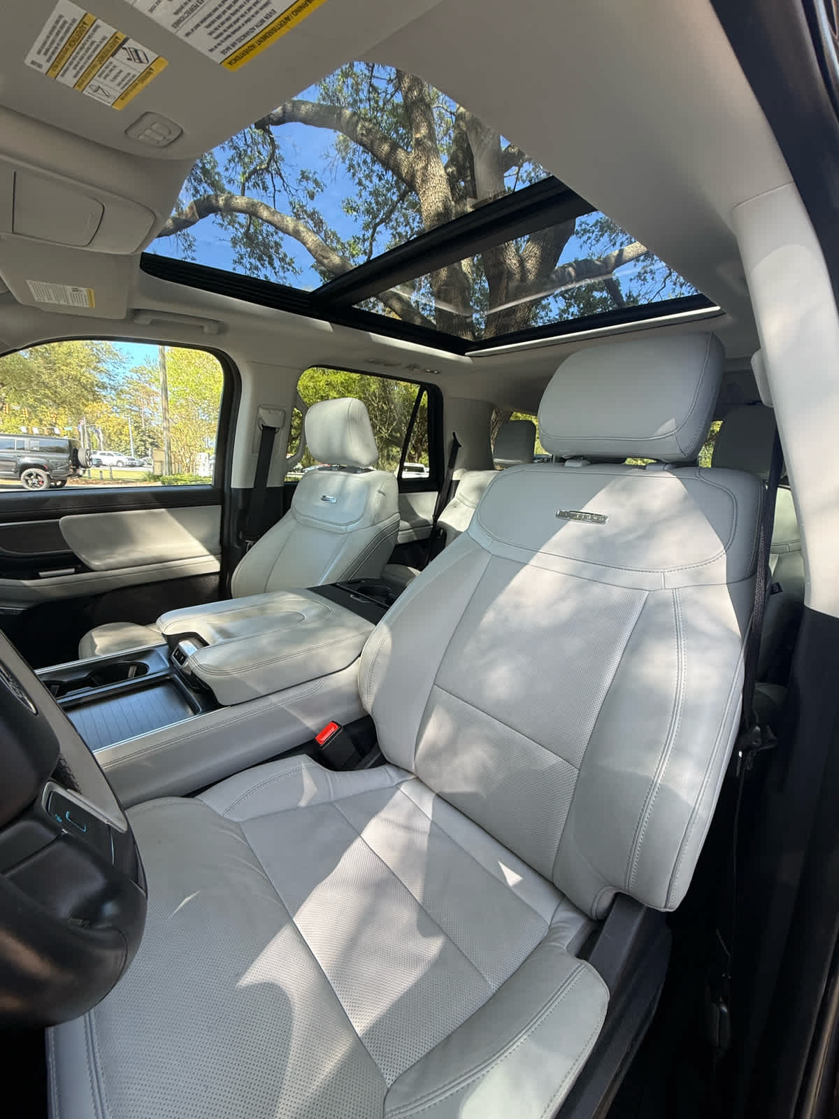 2025 Ford Expedition Platinum - 8