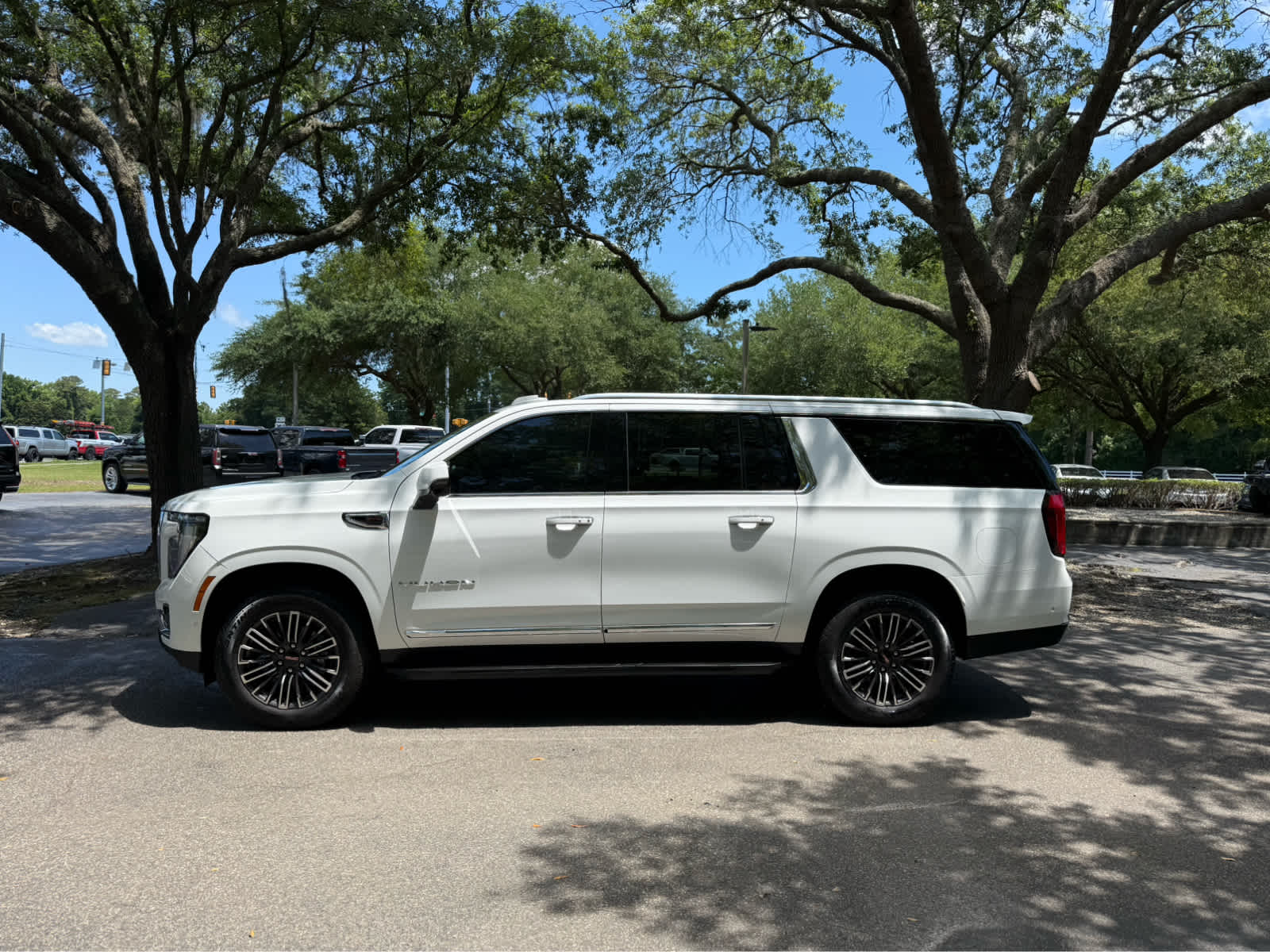 2026 GMC Yukon XL Elevation Summit White at Burns Kia