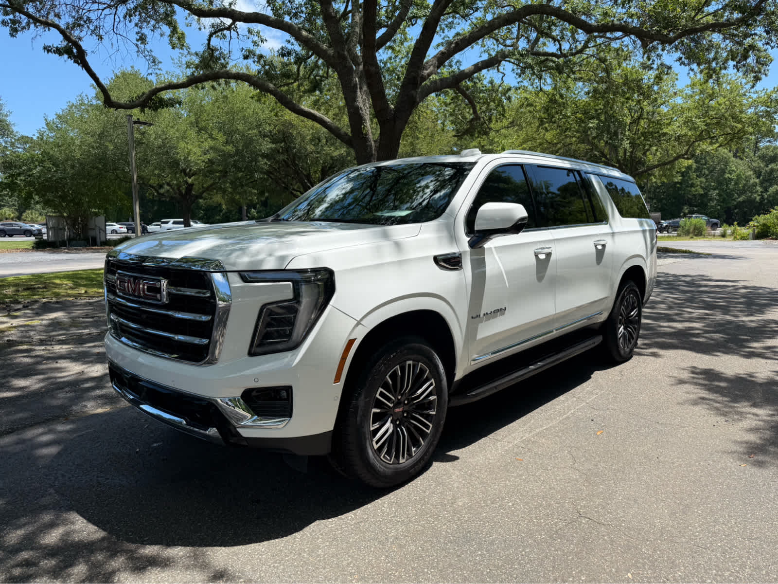 2026 GMC Yukon XL Elevation Summit White at Burns Kia