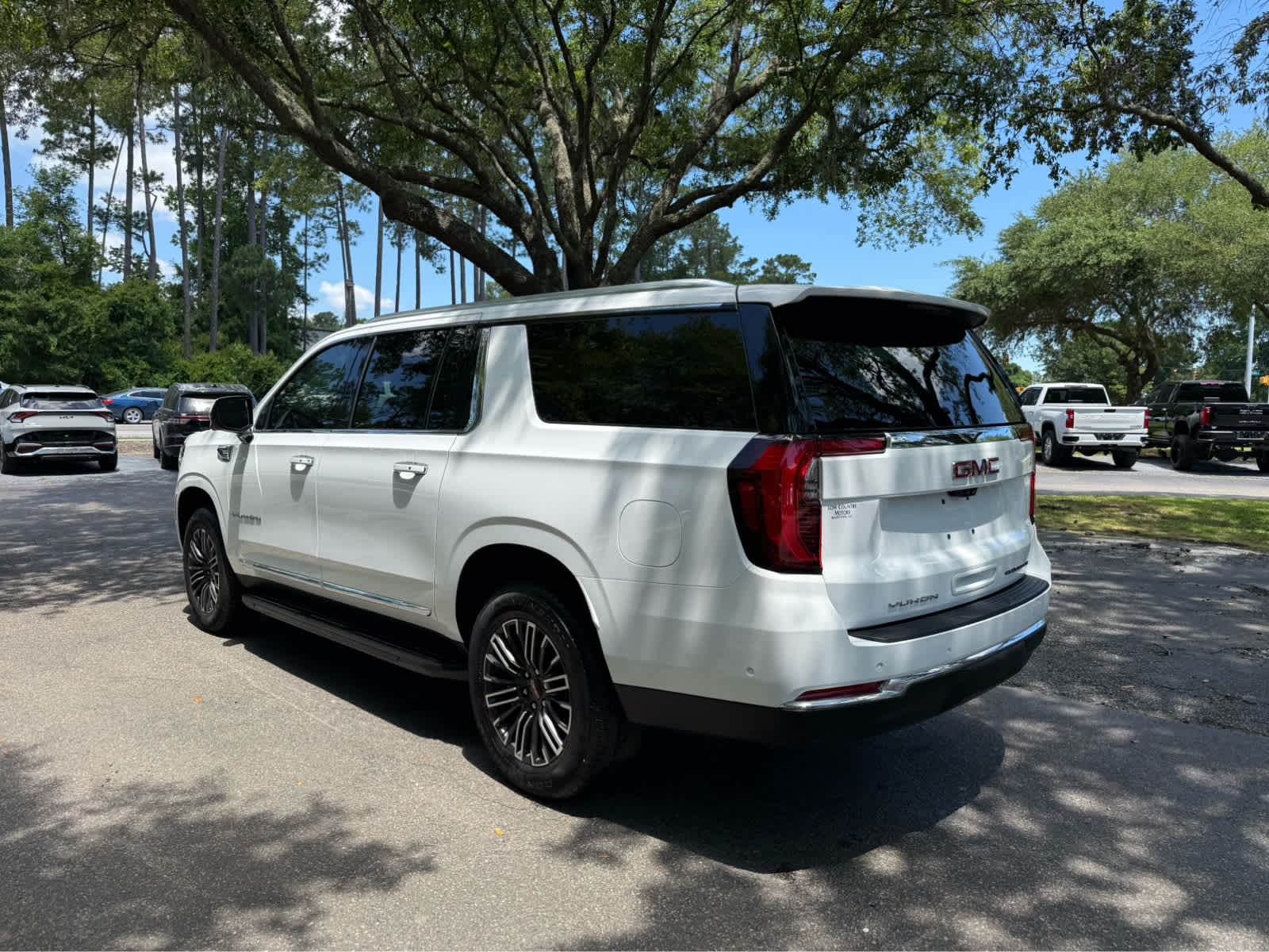 2026 GMC Yukon XL Elevation Summit White at Burns Kia