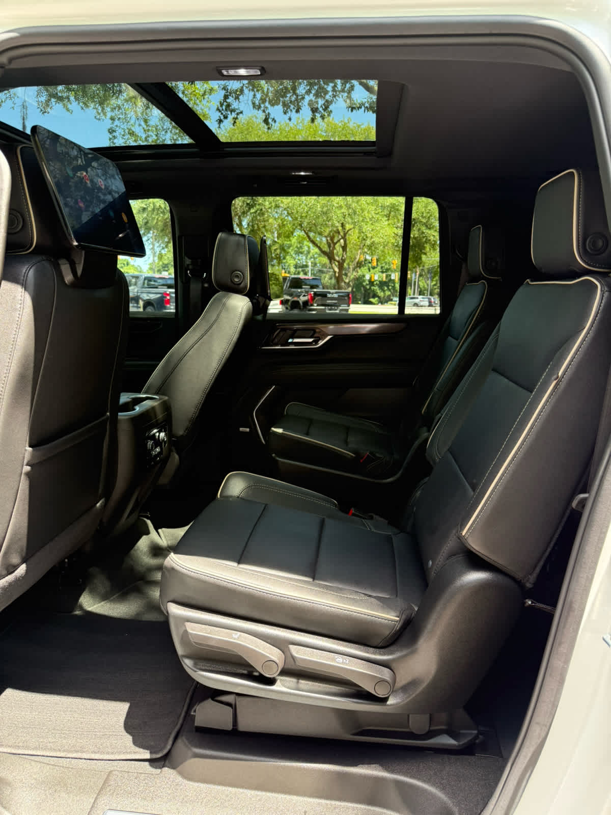 2026 GMC Yukon XL Elevation Summit White at Burns Kia