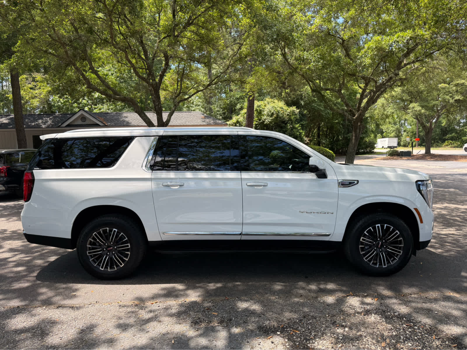2026 GMC Yukon XL Elevation Summit White at Burns Kia