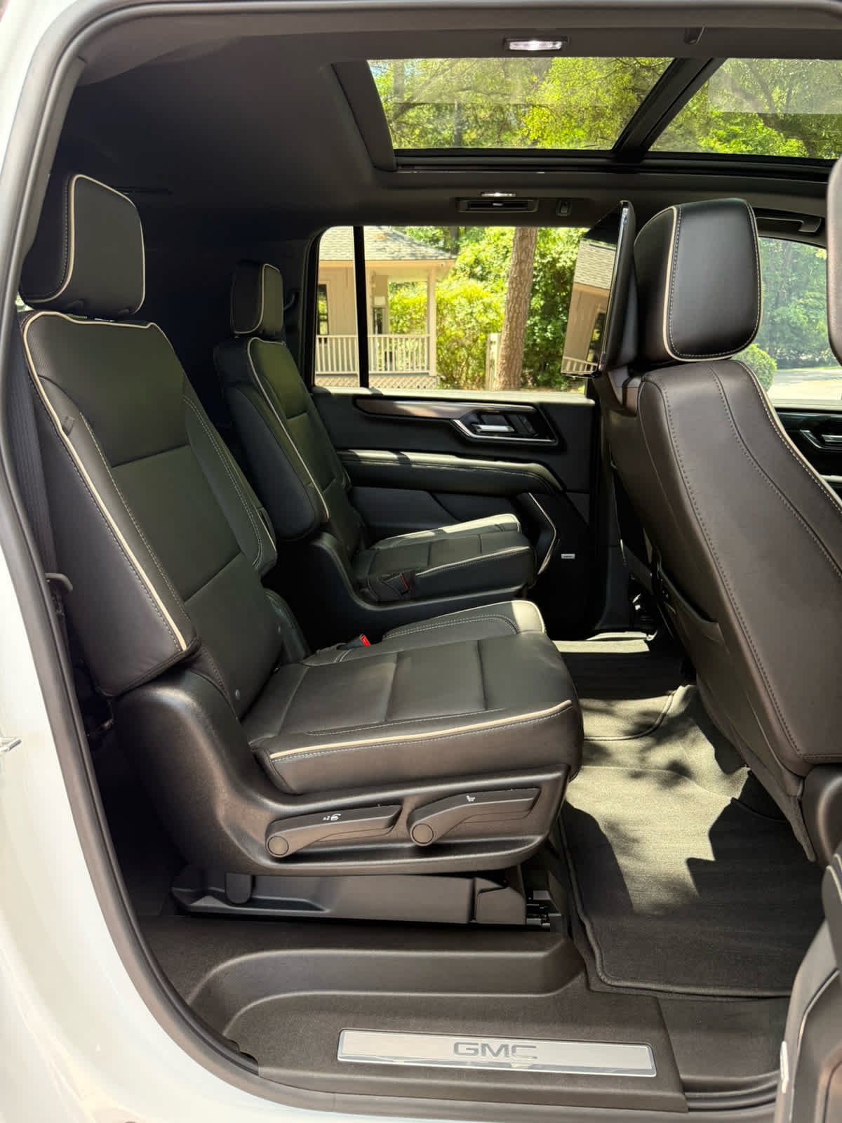2026 GMC Yukon XL Elevation Summit White at Burns Kia