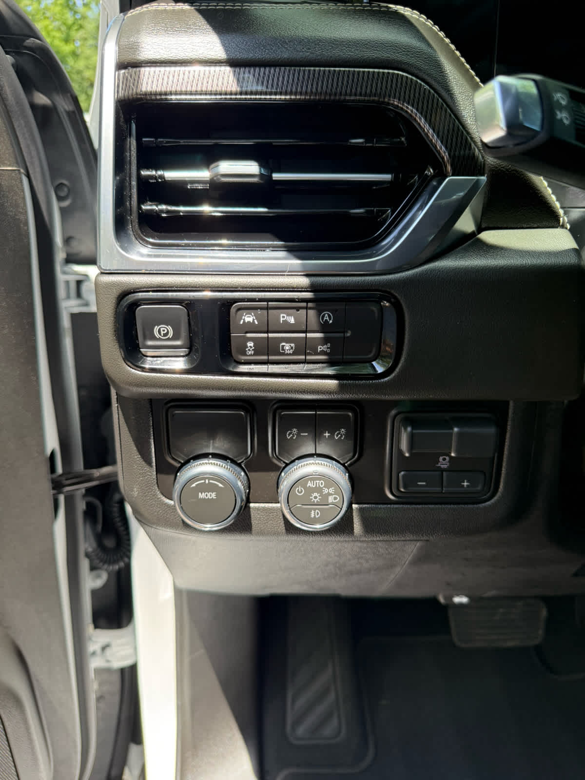 2026 GMC Yukon XL Elevation Summit White at Burns Kia