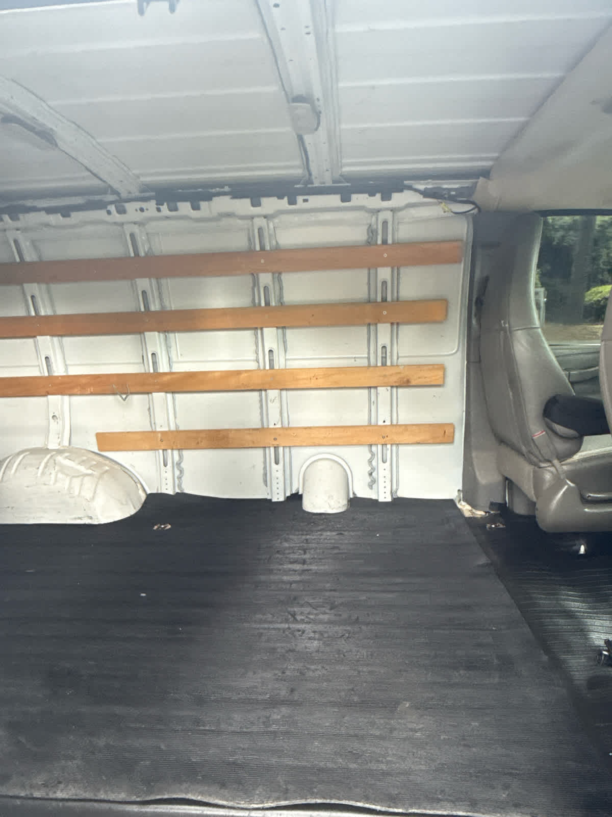 2016 GMC Savana Cargo Van - 9