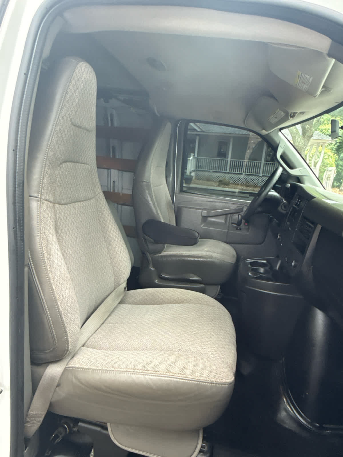 2016 GMC Savana Cargo Van - 11