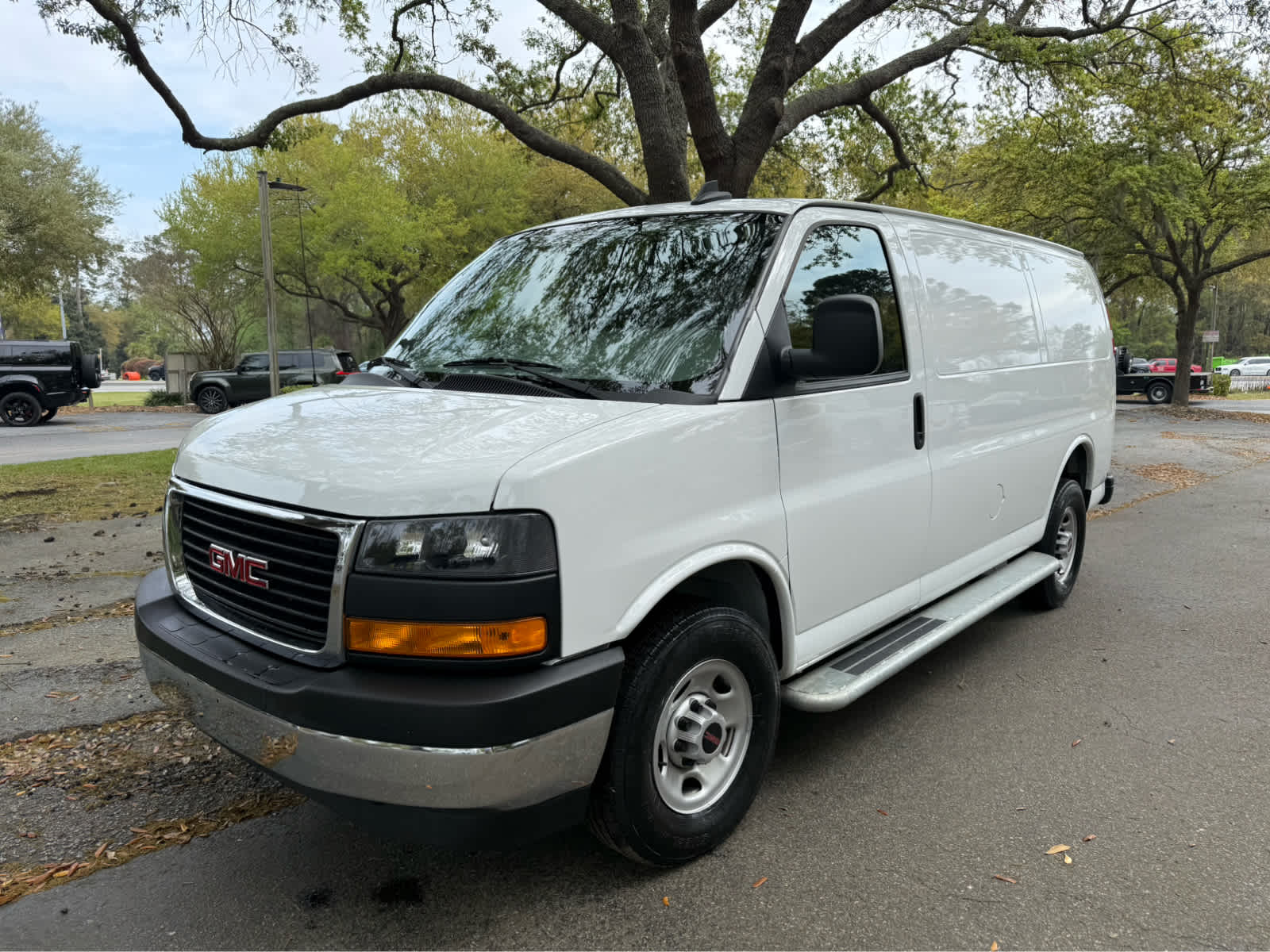 2024 GMC Savana Cargo Van - 0