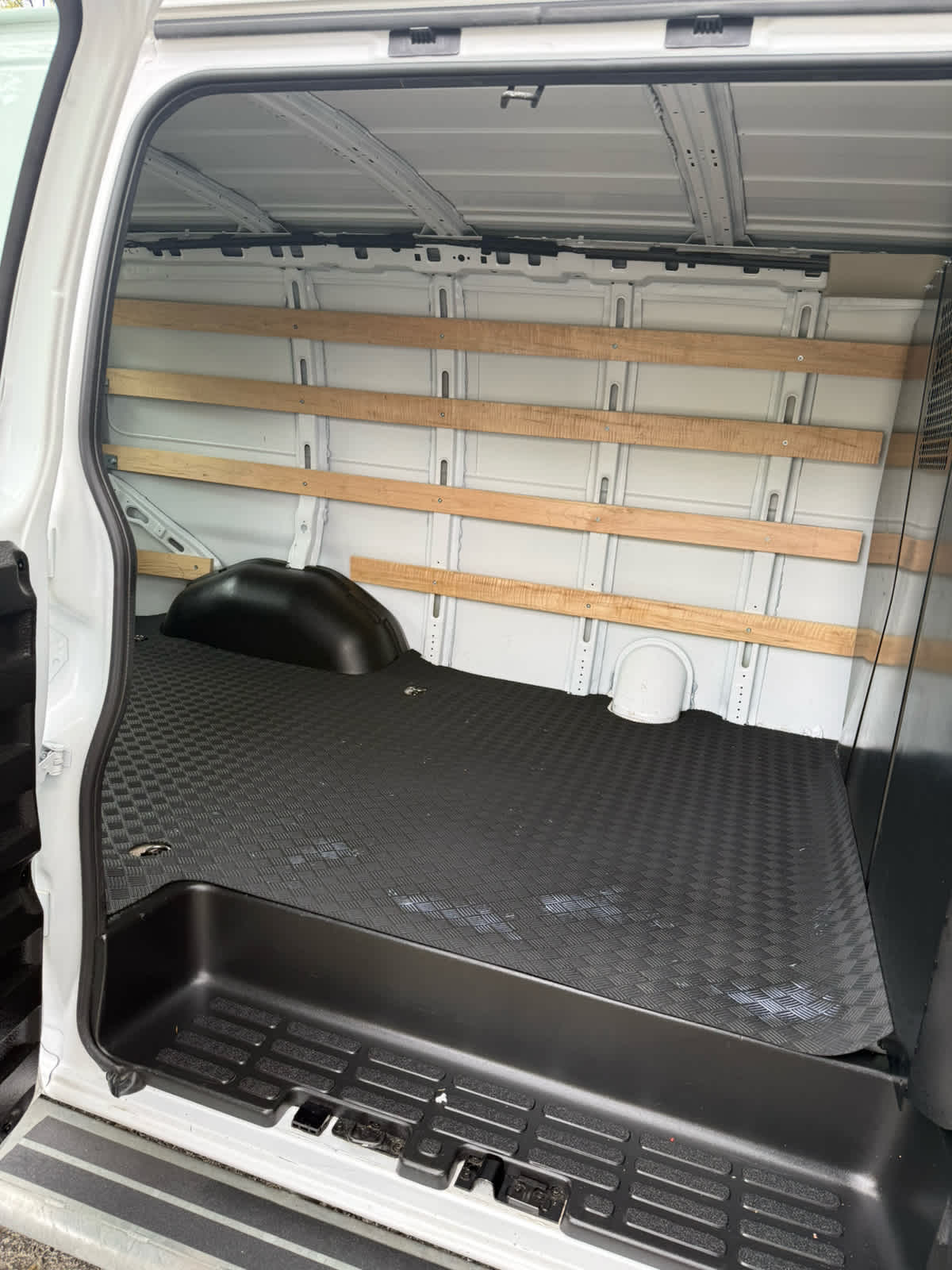 2024 GMC Savana Cargo Van - 11