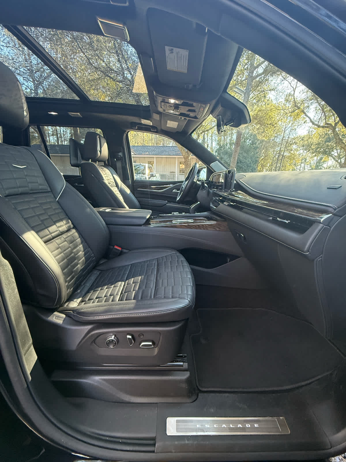 2024 Cadillac Escalade 4WD Premium Luxury Platinum - 11