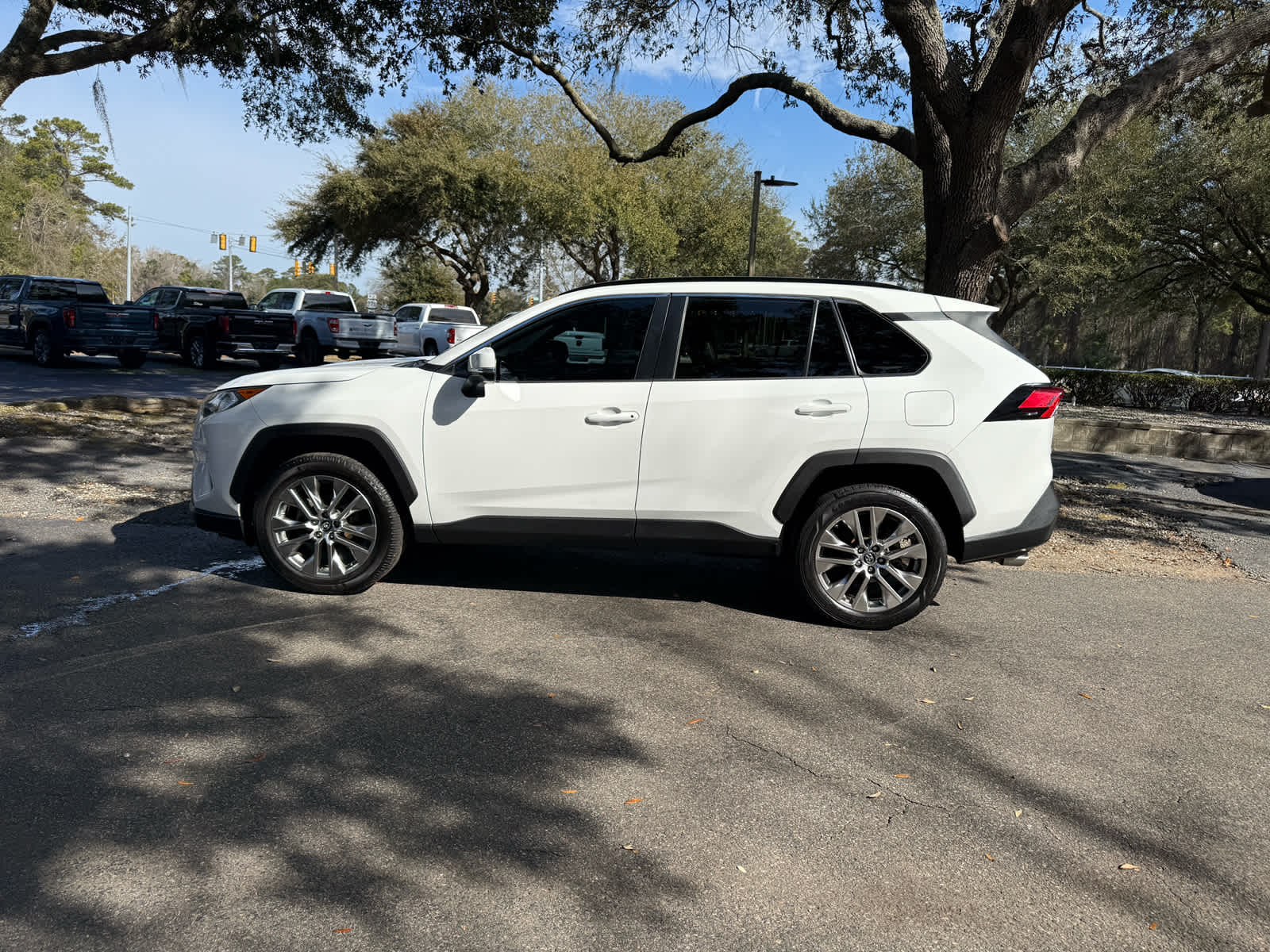 2019 Toyota RAV4 XLE Premium - 7